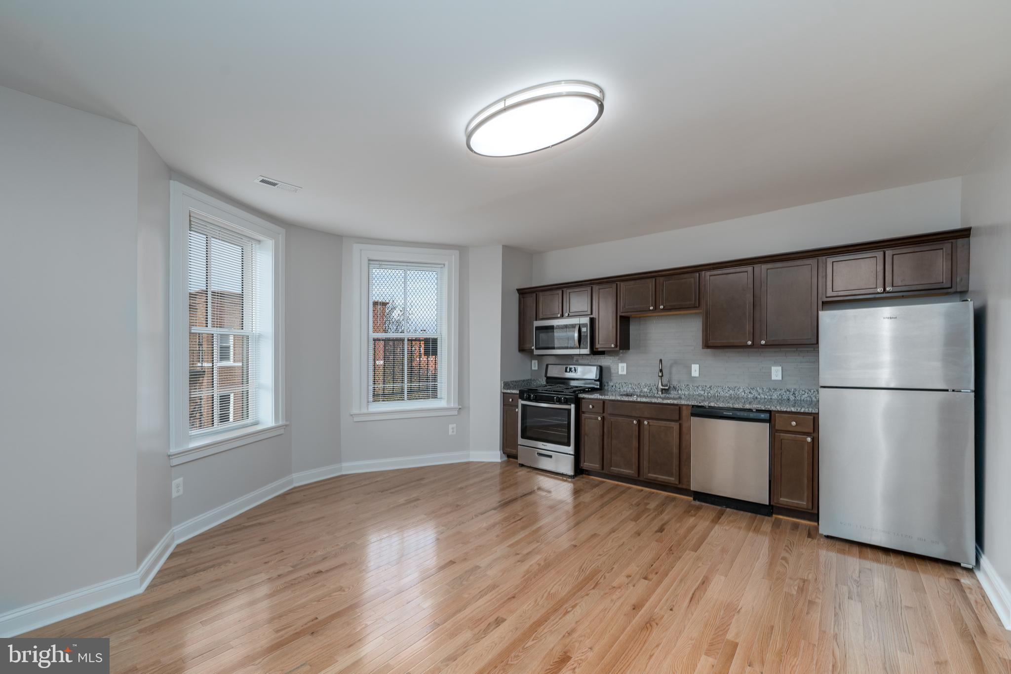 1734 Bolton STREET Unit: 3R