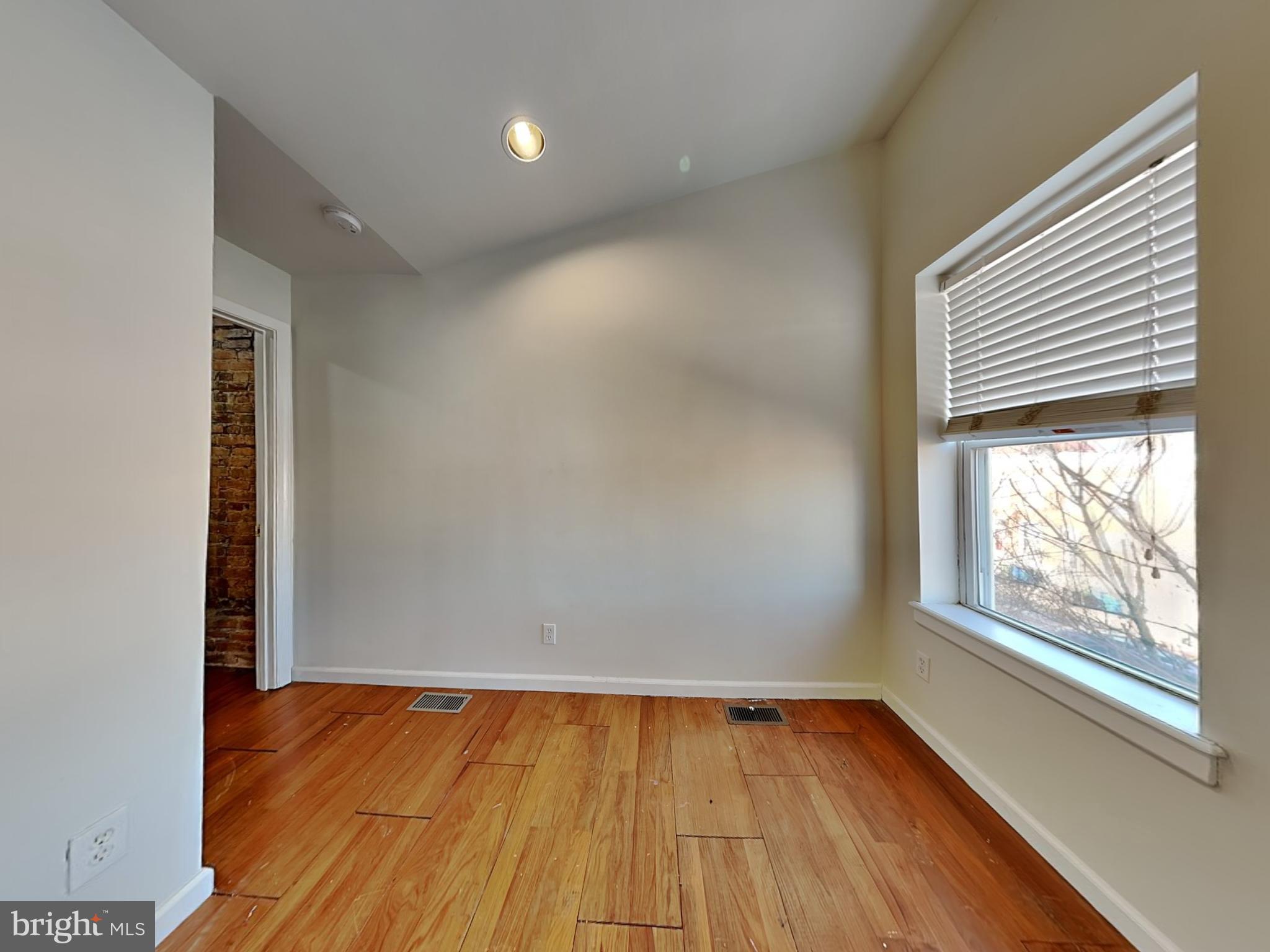 2519 Fleet STREET