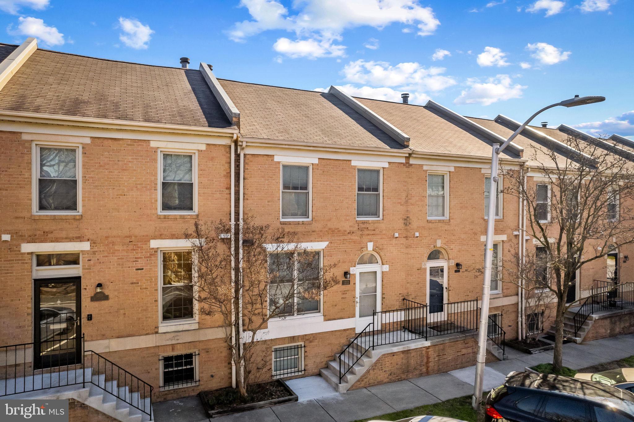 1211 S Potomac St