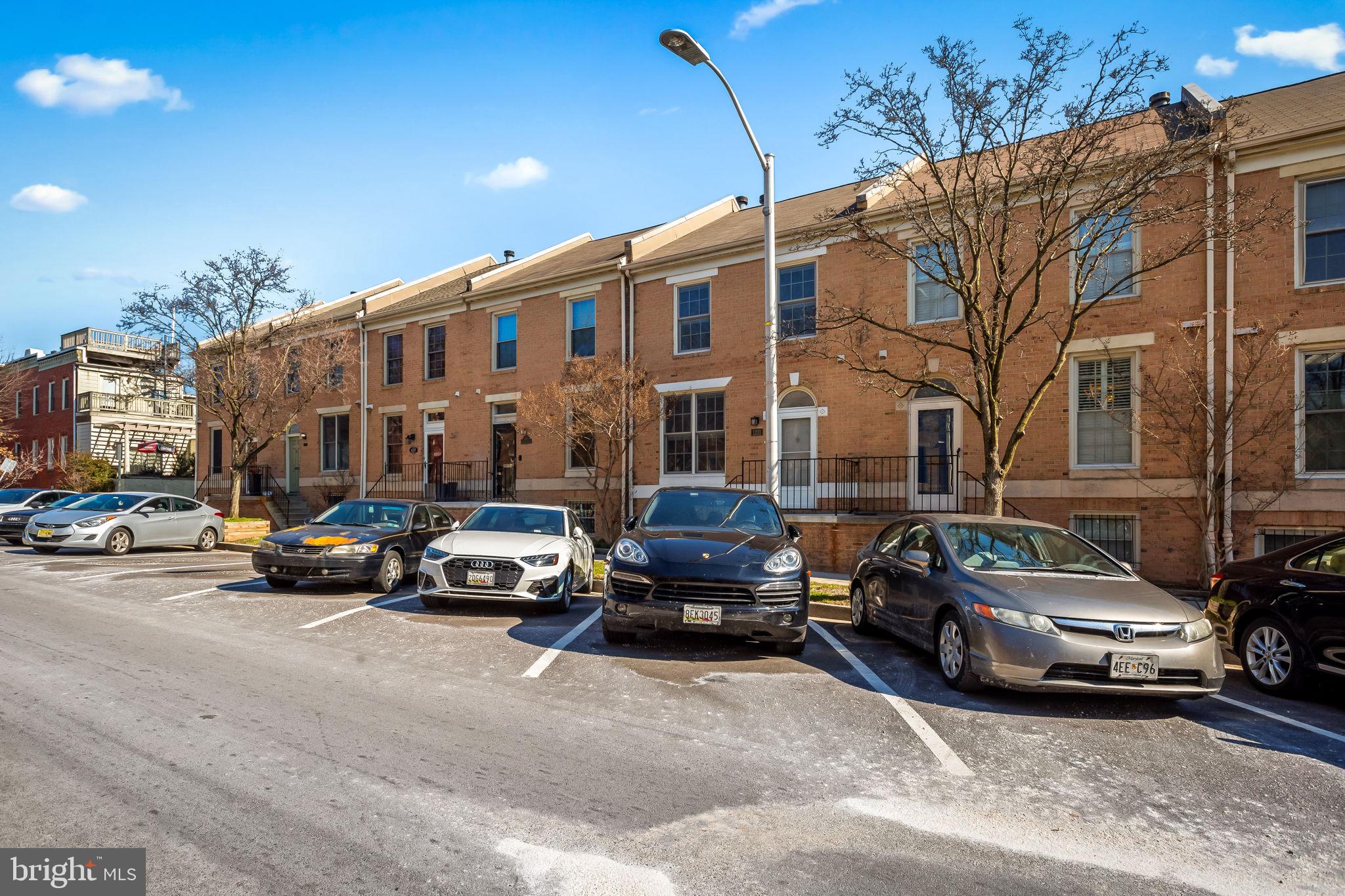 1211 S Potomac St