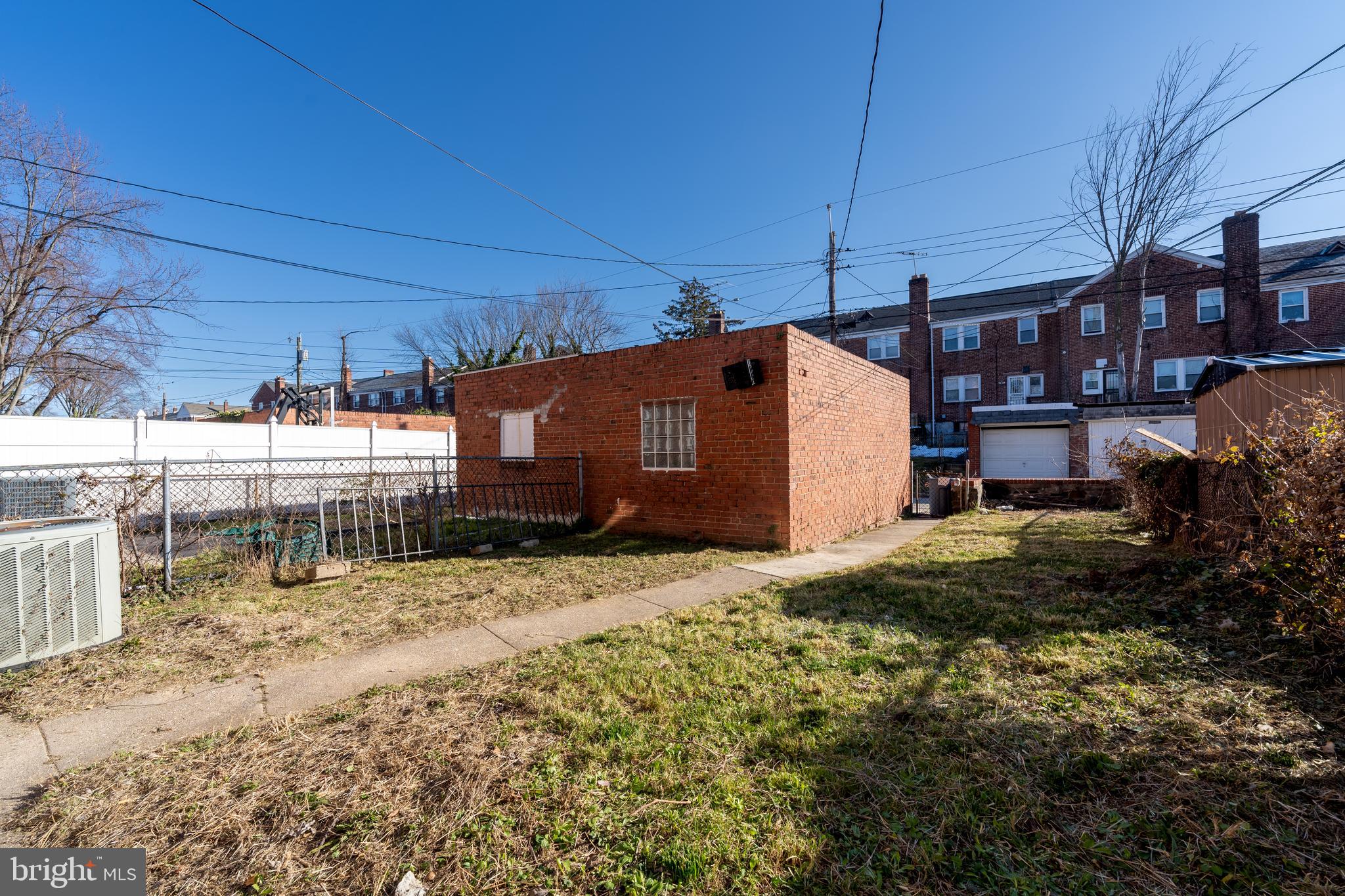 1525 Kingsway Rd