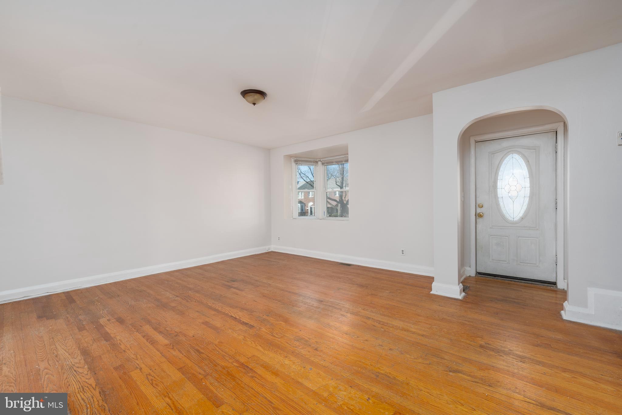 1525 Kingsway Rd