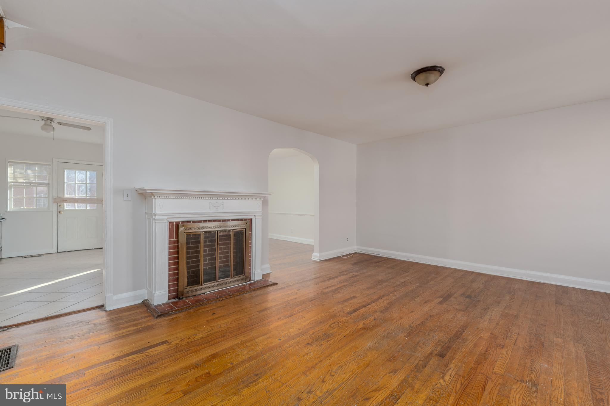 1525 Kingsway Rd