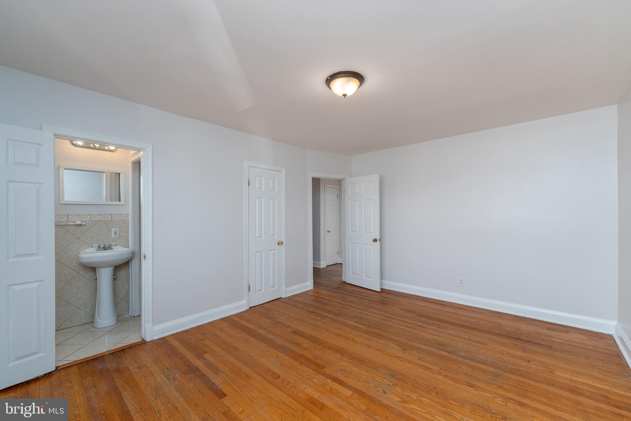 1525 Kingsway Rd