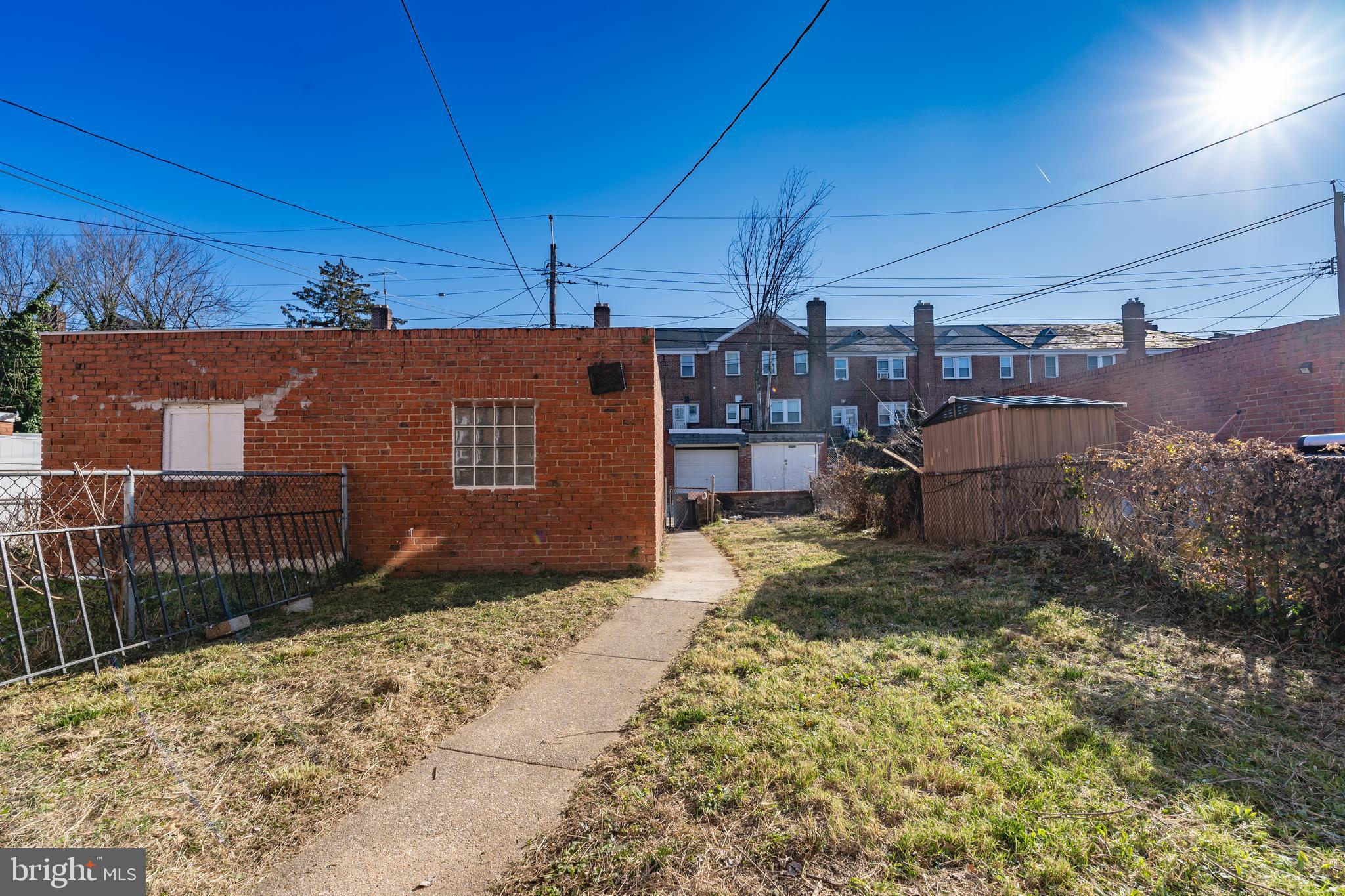 1525 Kingsway Rd