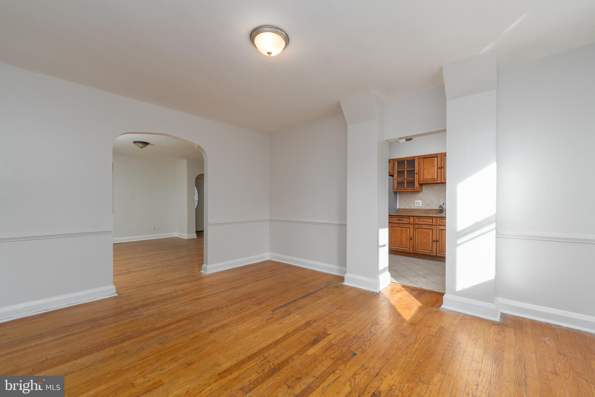 1525 Kingsway Rd