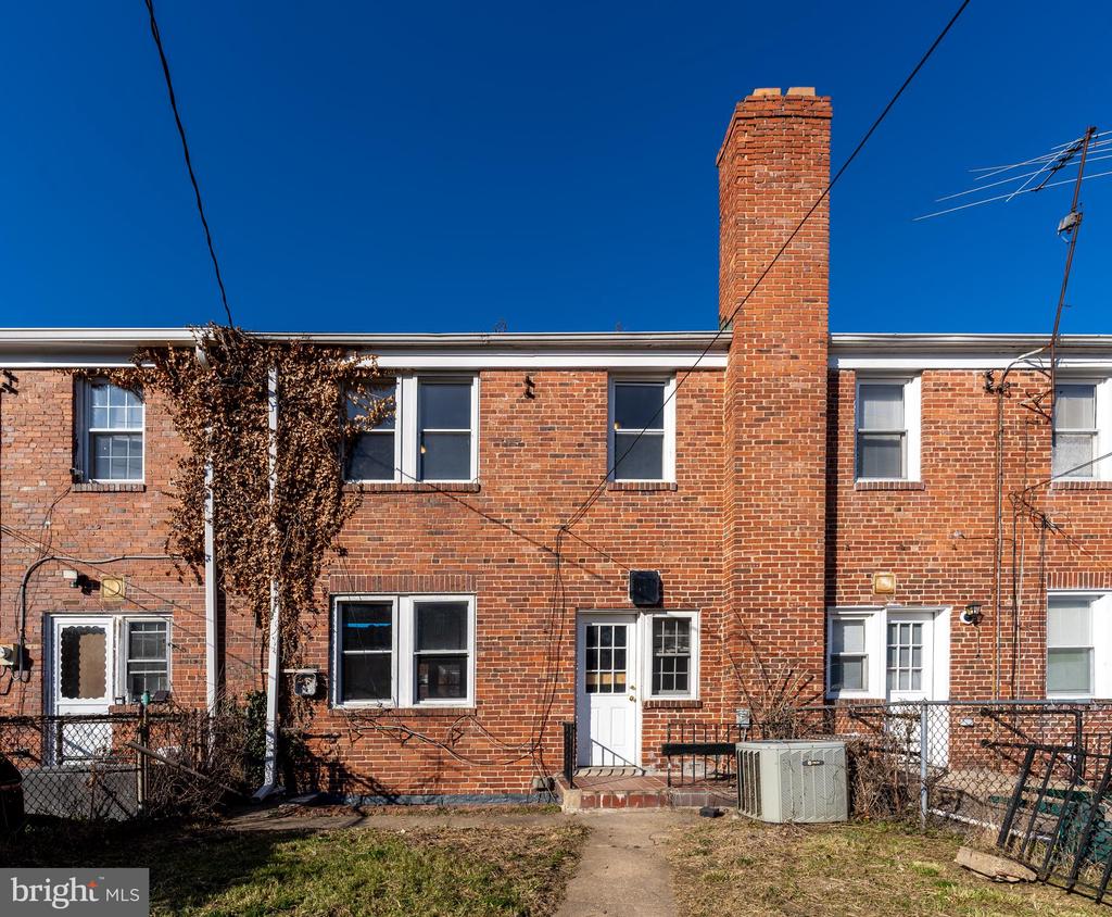 1525 Kingsway Rd