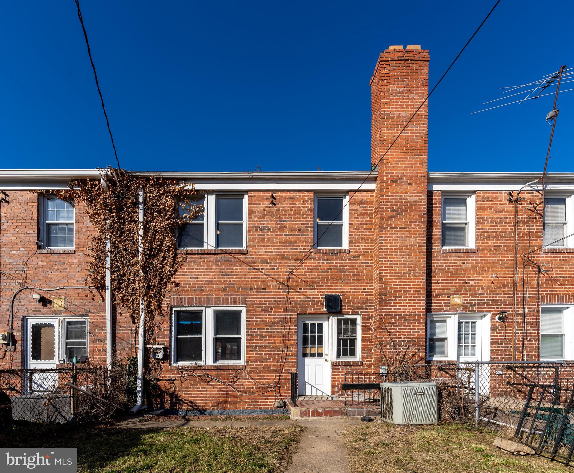 1525 Kingsway Rd