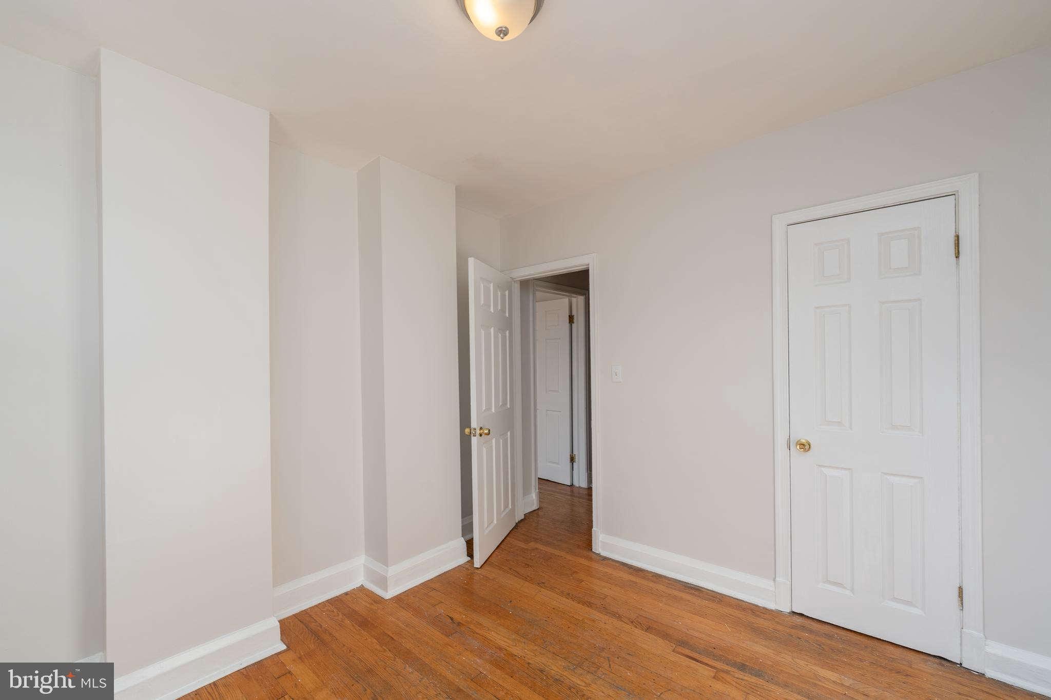 1525 Kingsway Rd