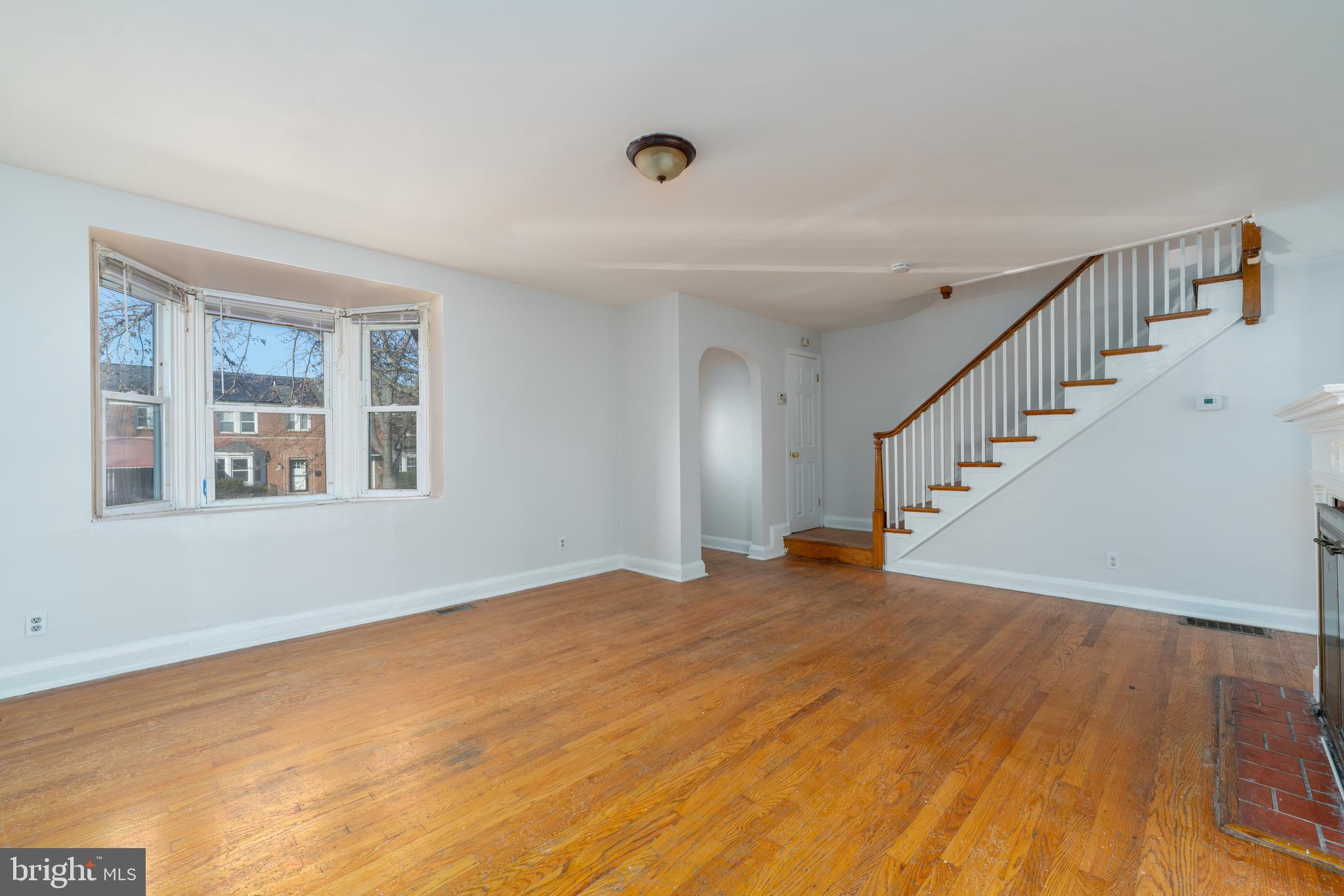 1525 Kingsway Rd