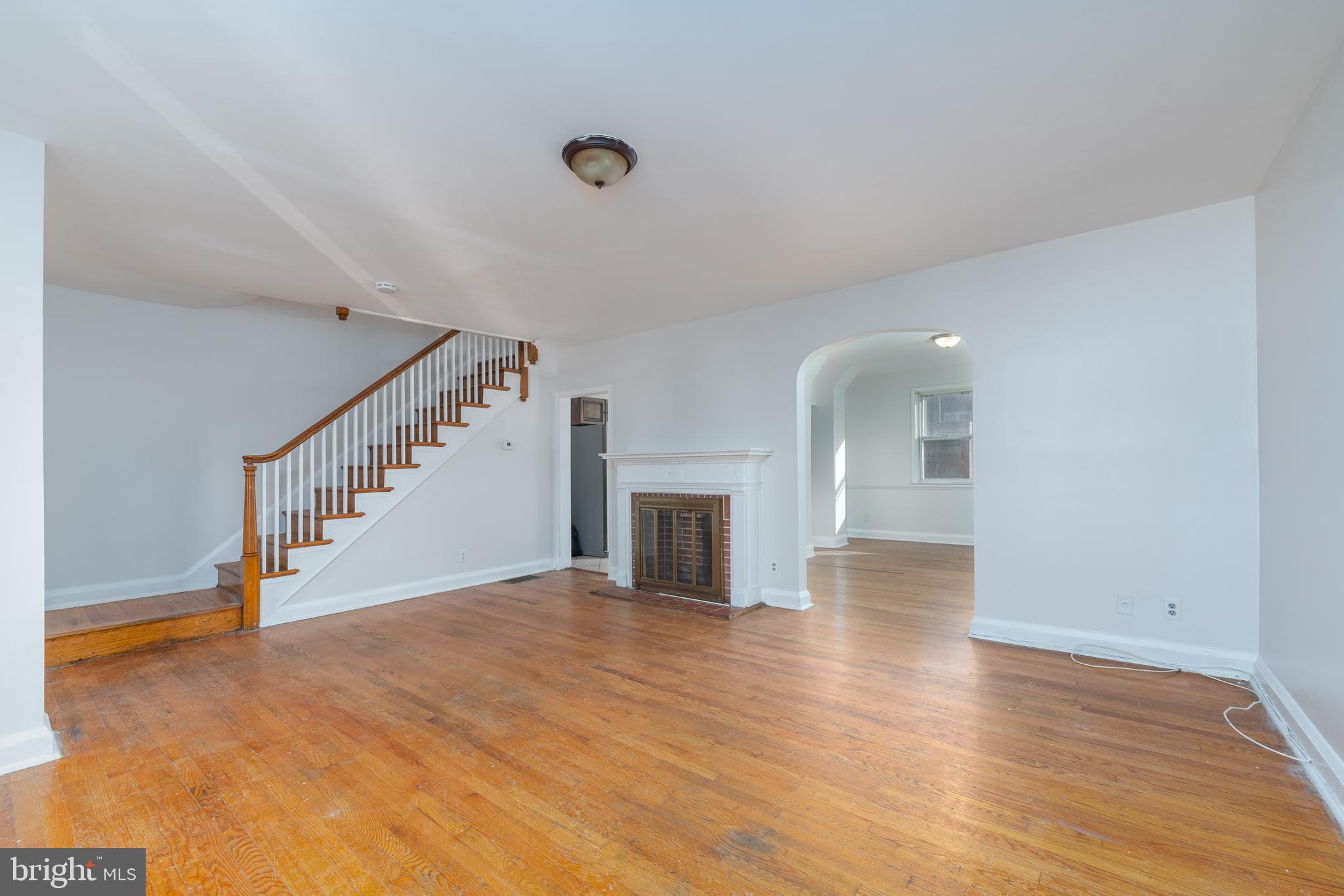 1525 Kingsway Rd