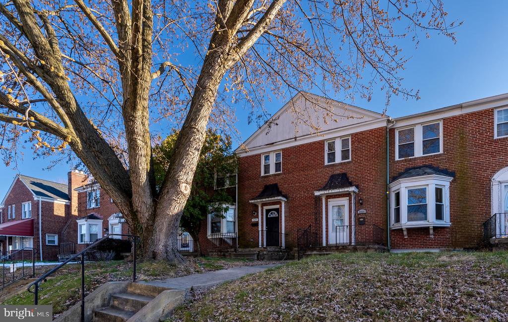 1525 Kingsway Rd