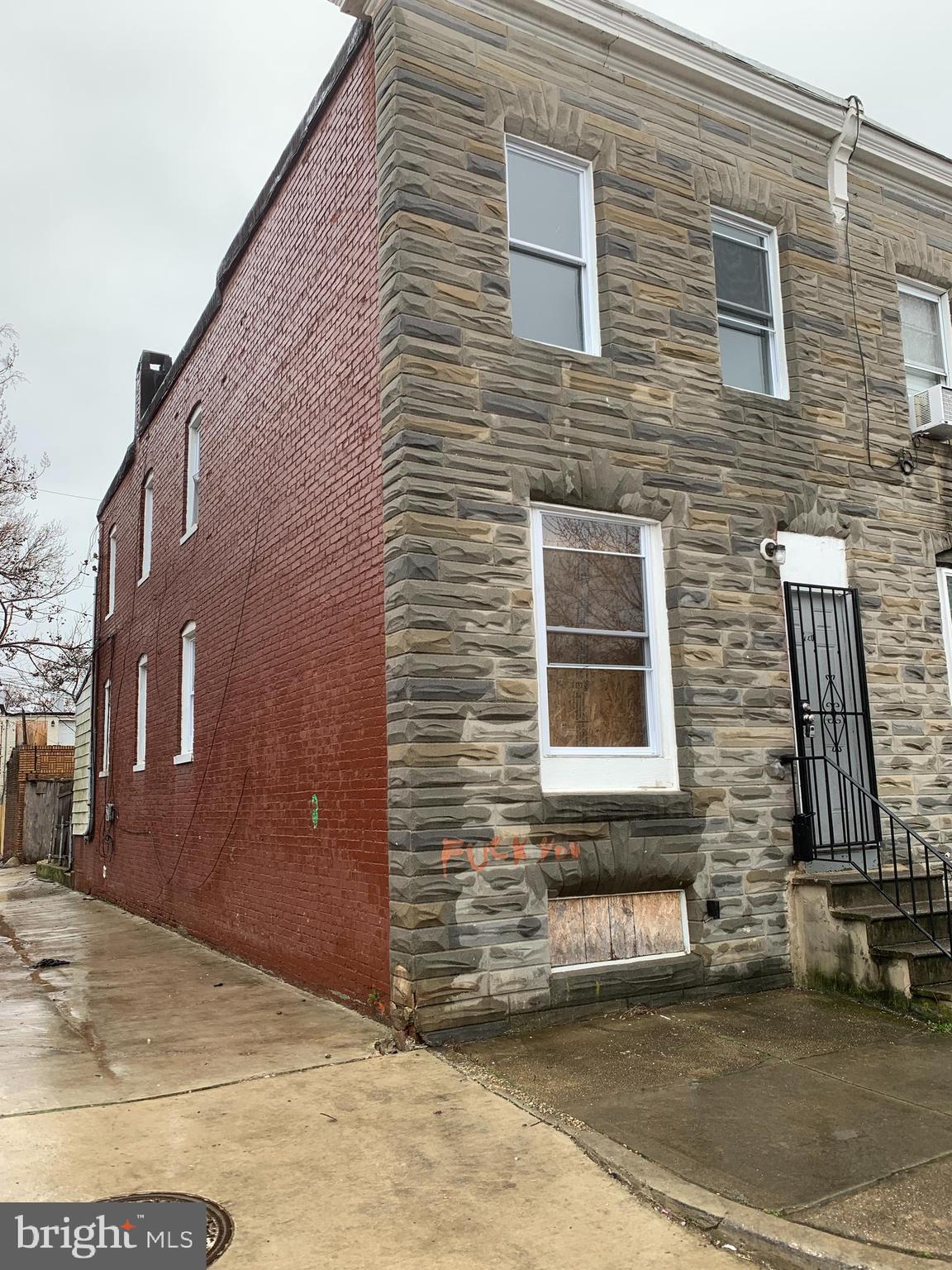 2201 Ashton St