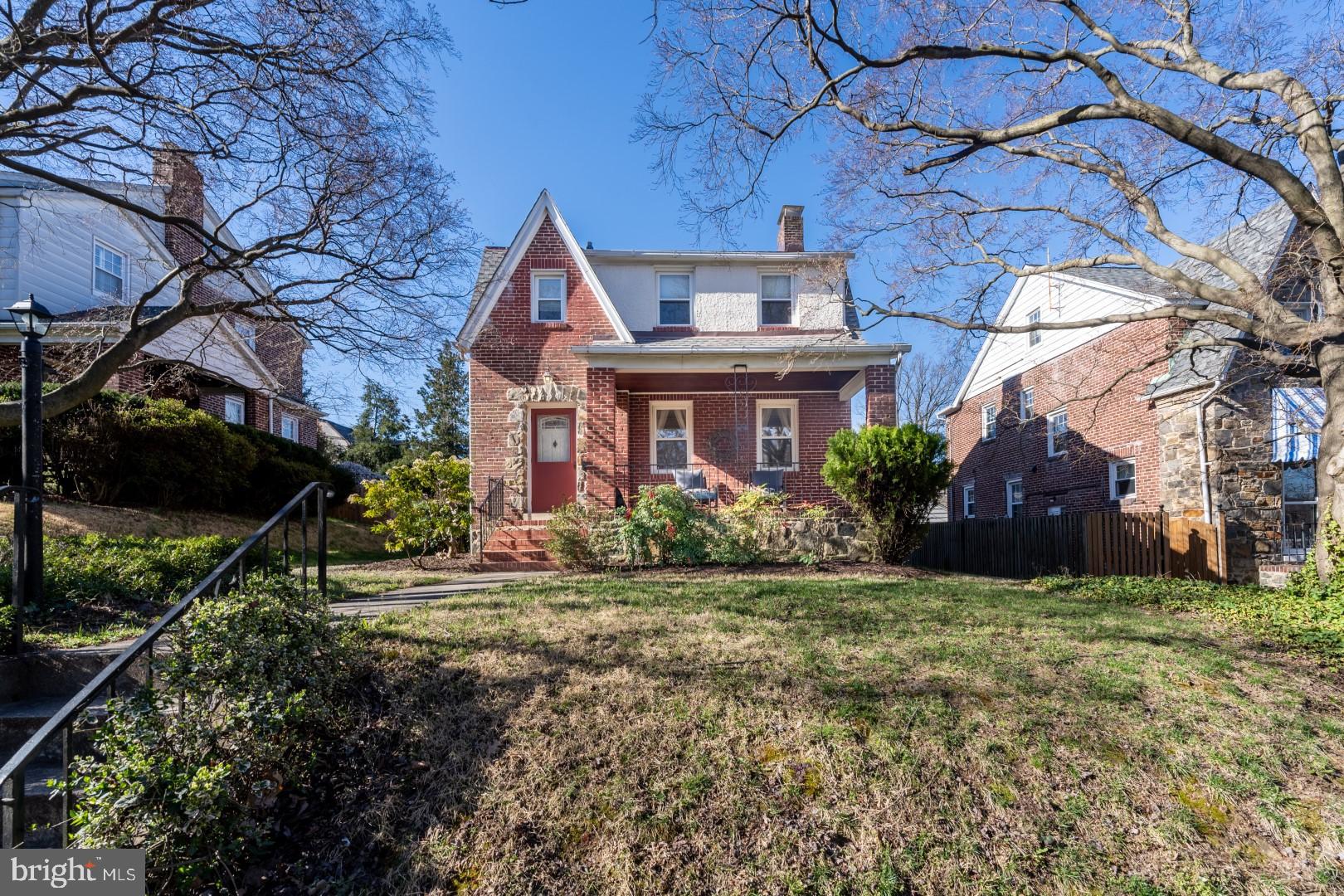 2403 Pelham Ave