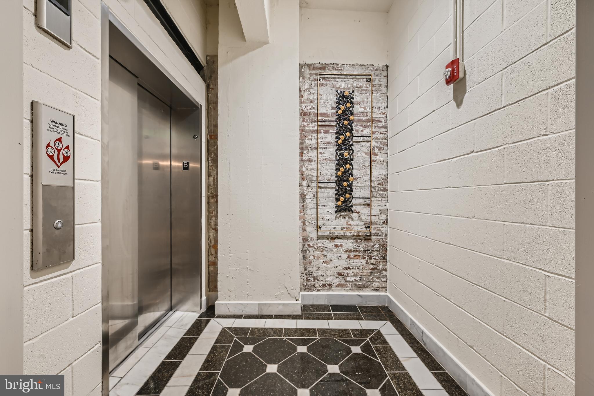 311 W St #302