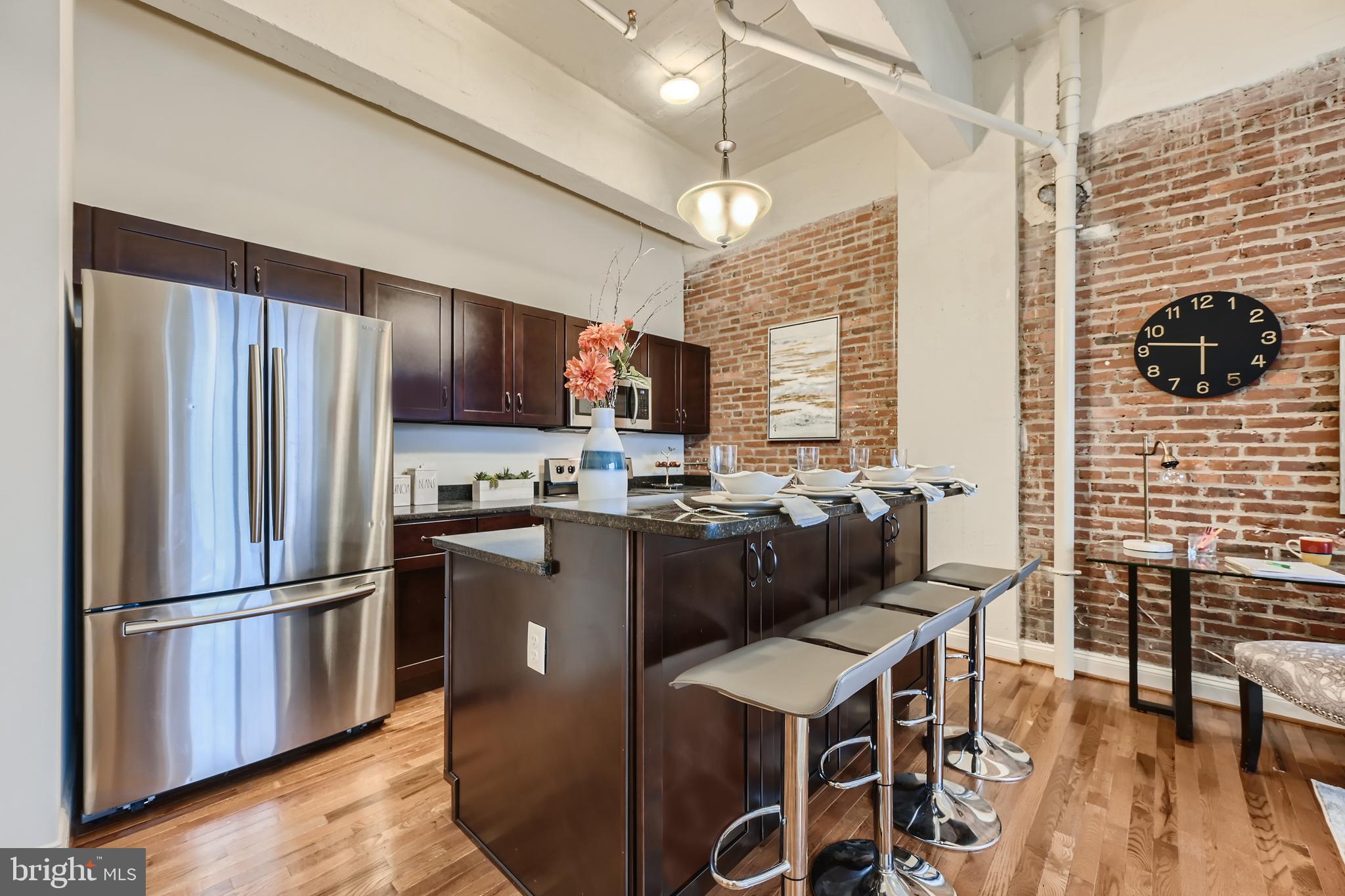 311 W St #302
