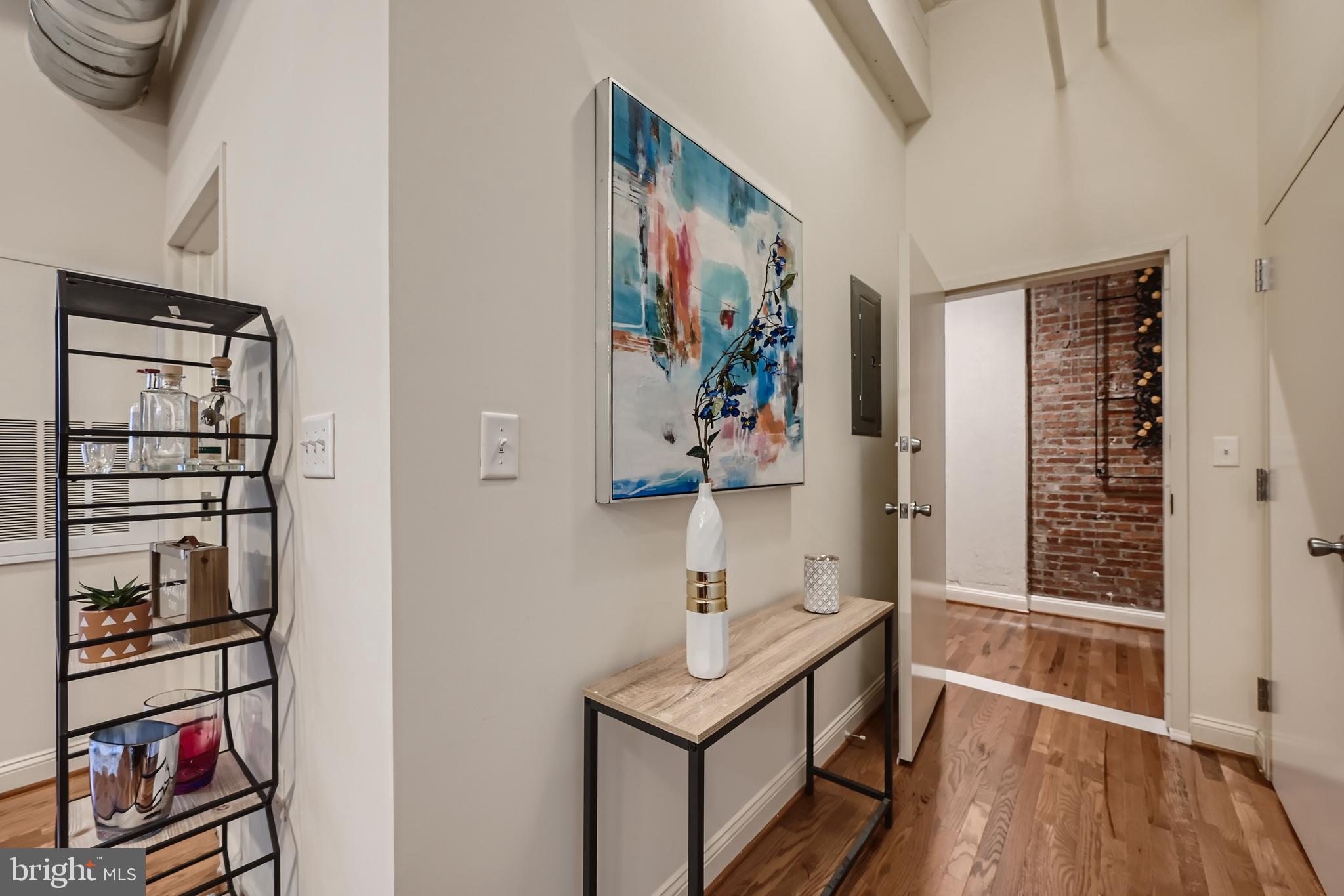 311 W St #302