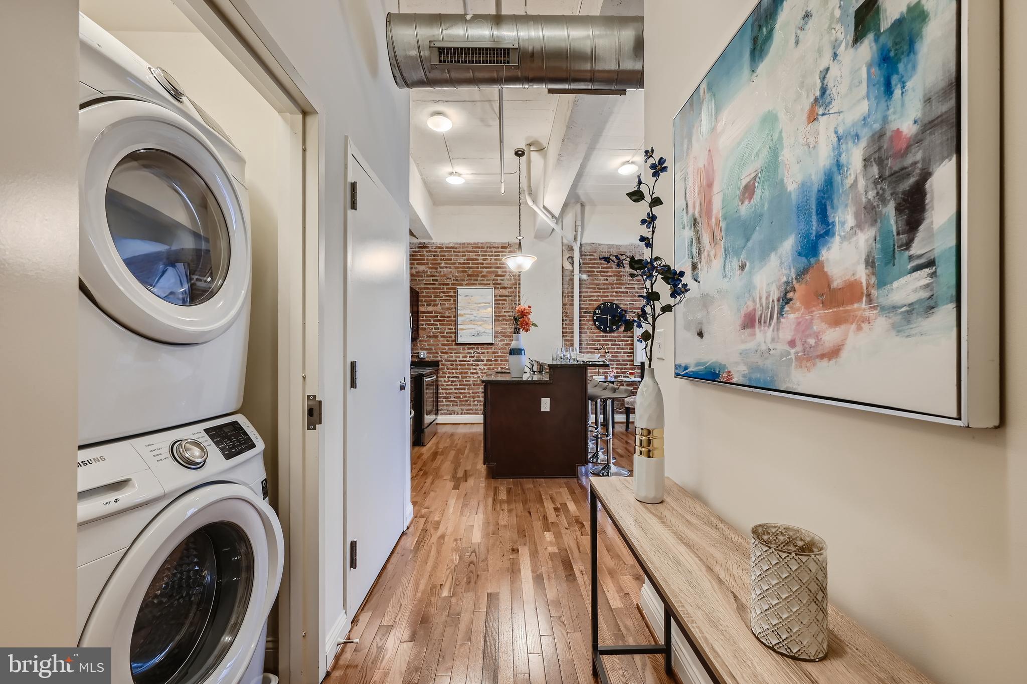 311 W St #302