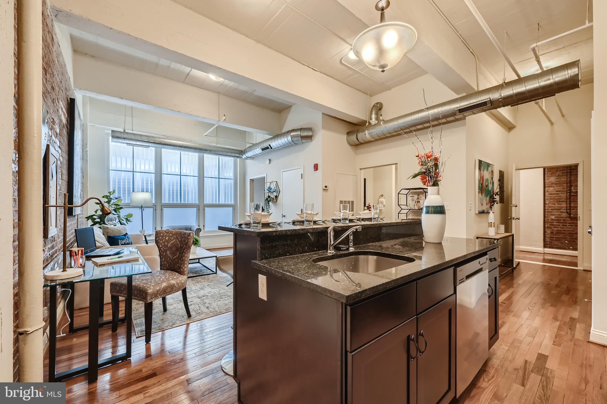 311 W St #302