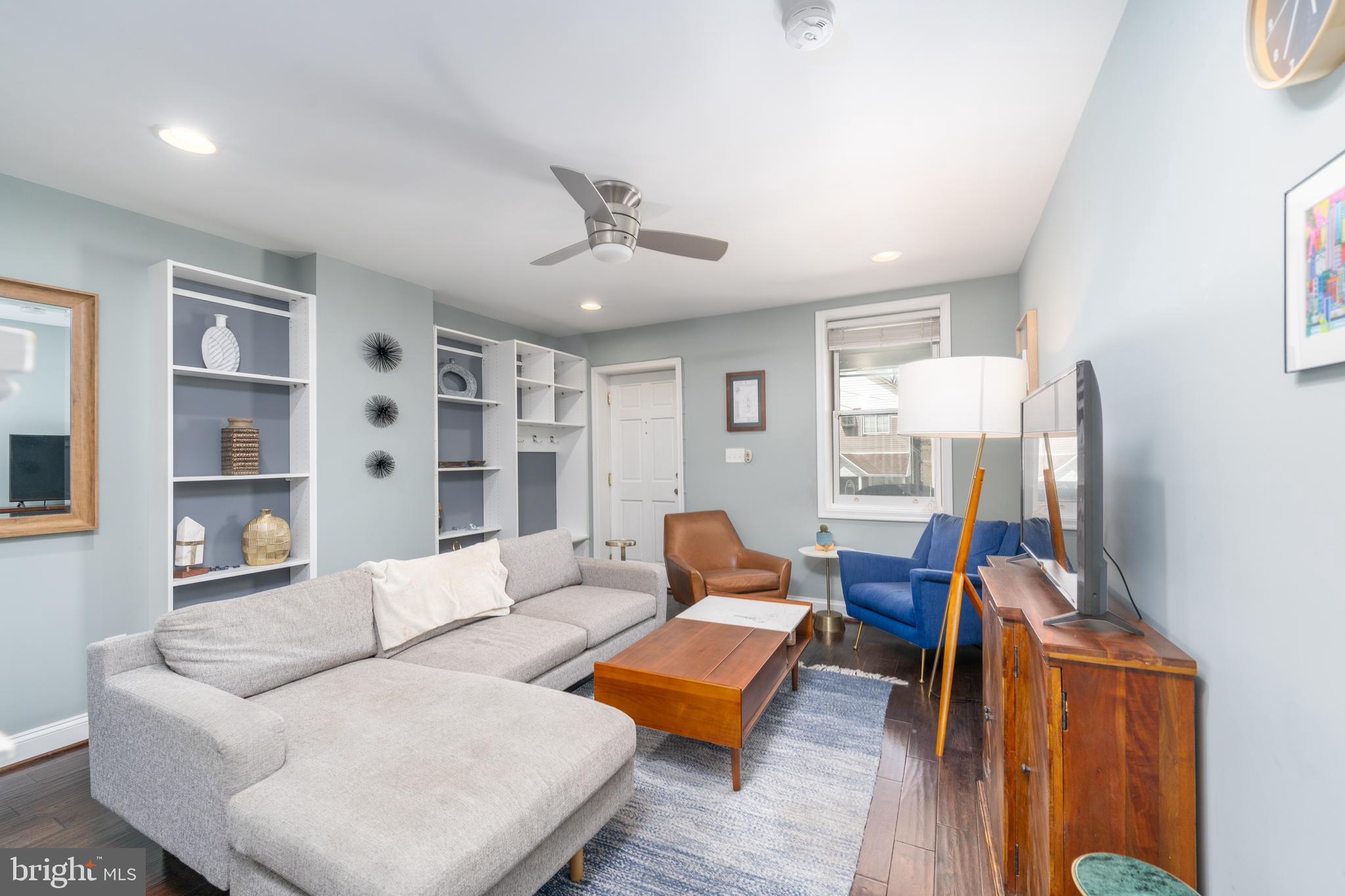 1429 W 36th St W