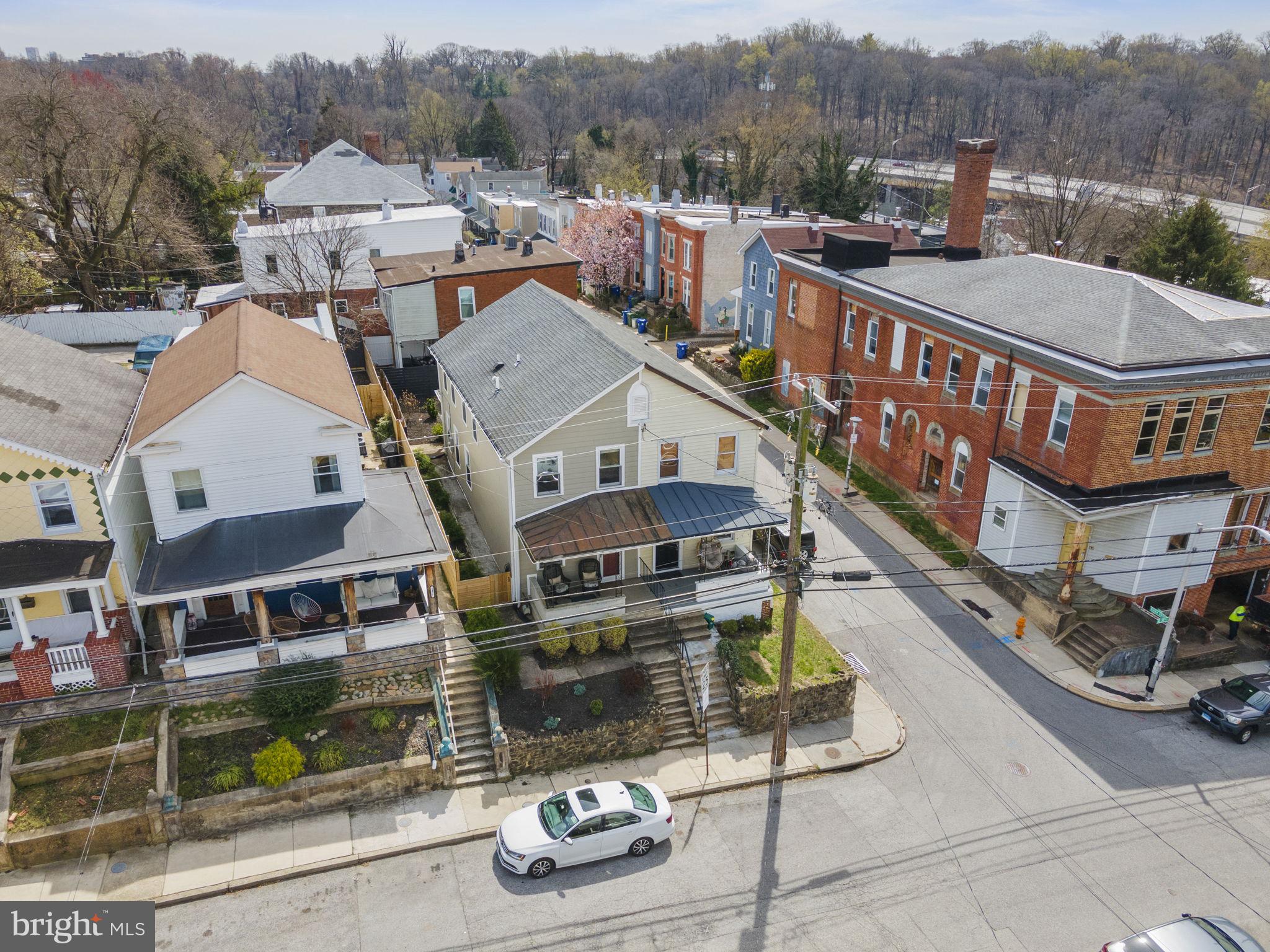1429 W 36th St W