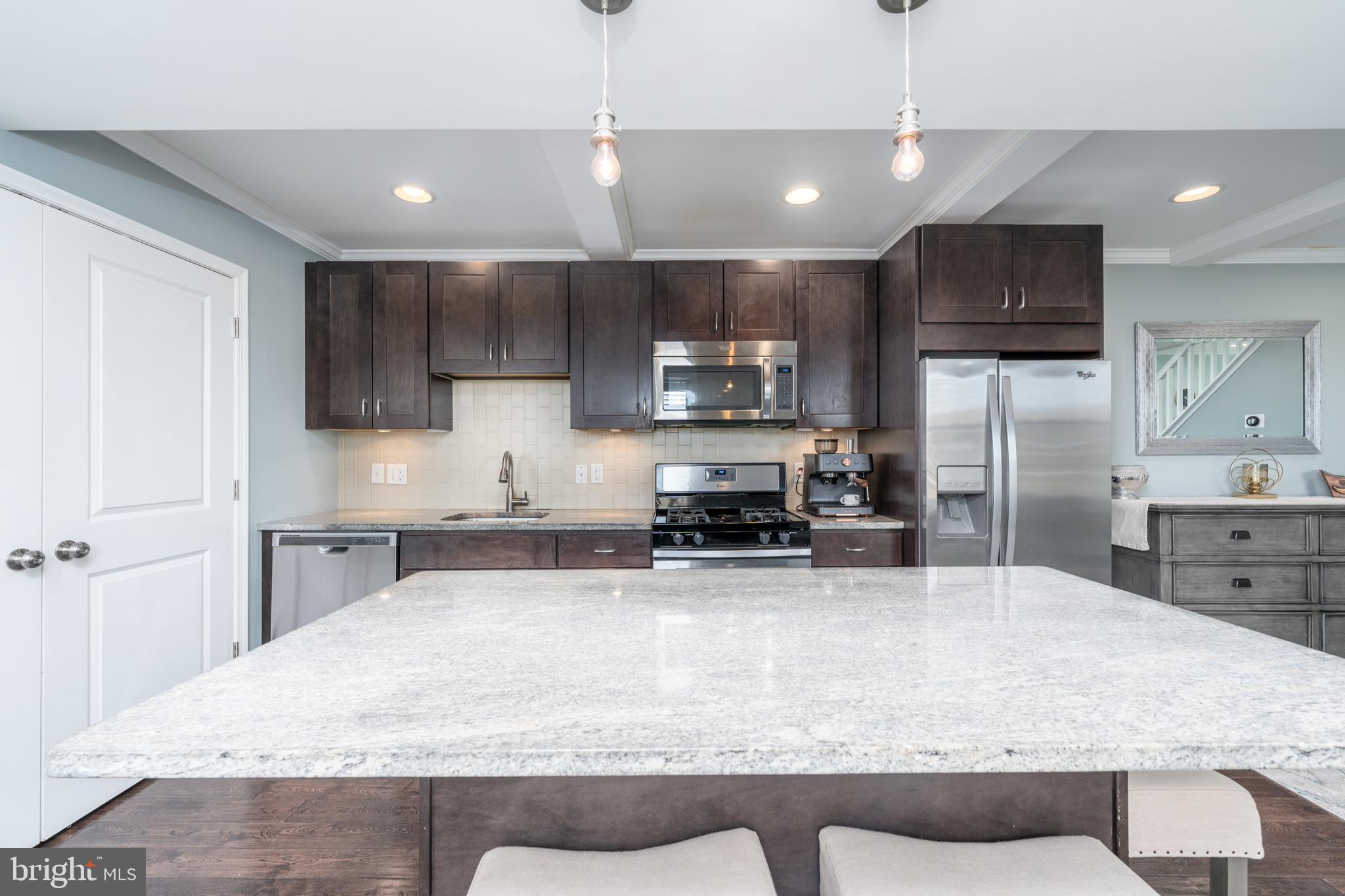 1429 W 36th St W