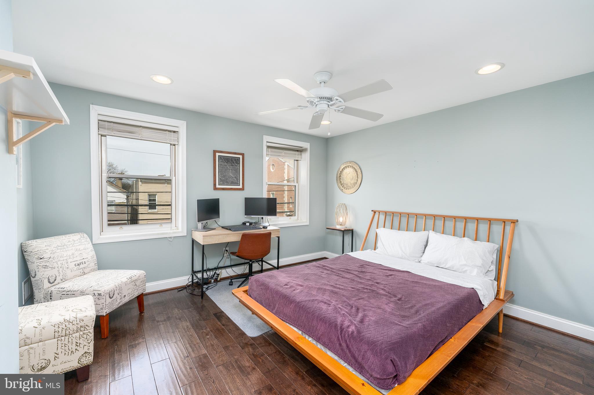 1429 W 36th St W
