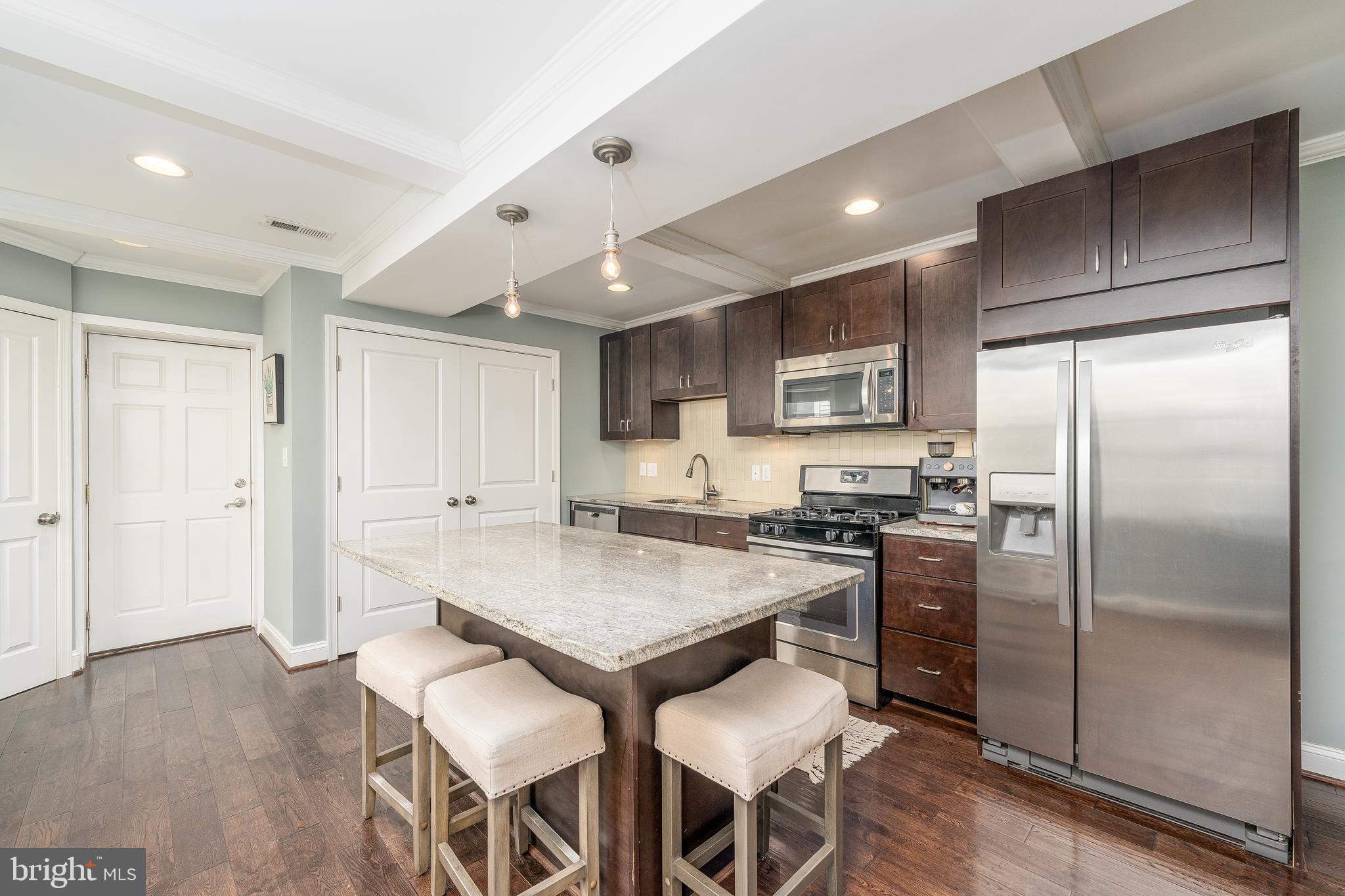 1429 W 36th St W