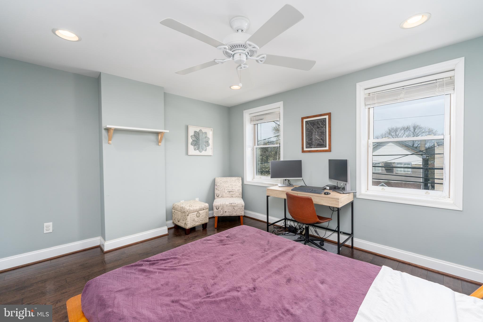 1429 W 36th St W