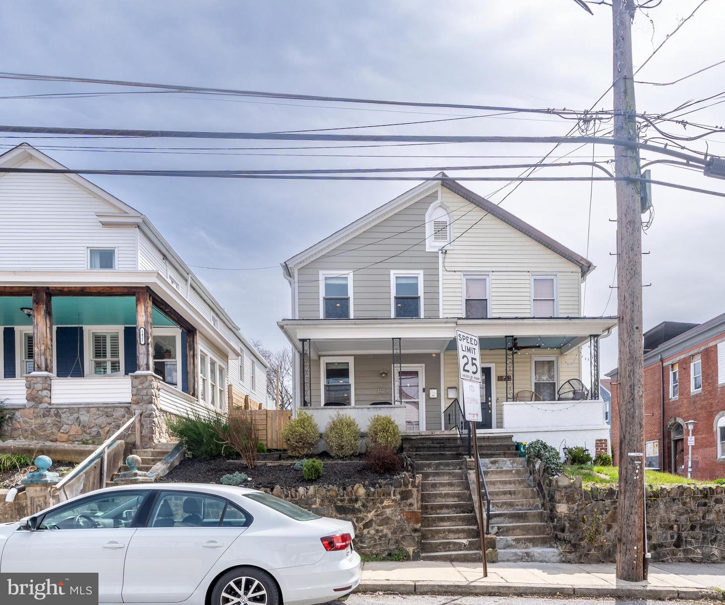 1429 W 36th St W