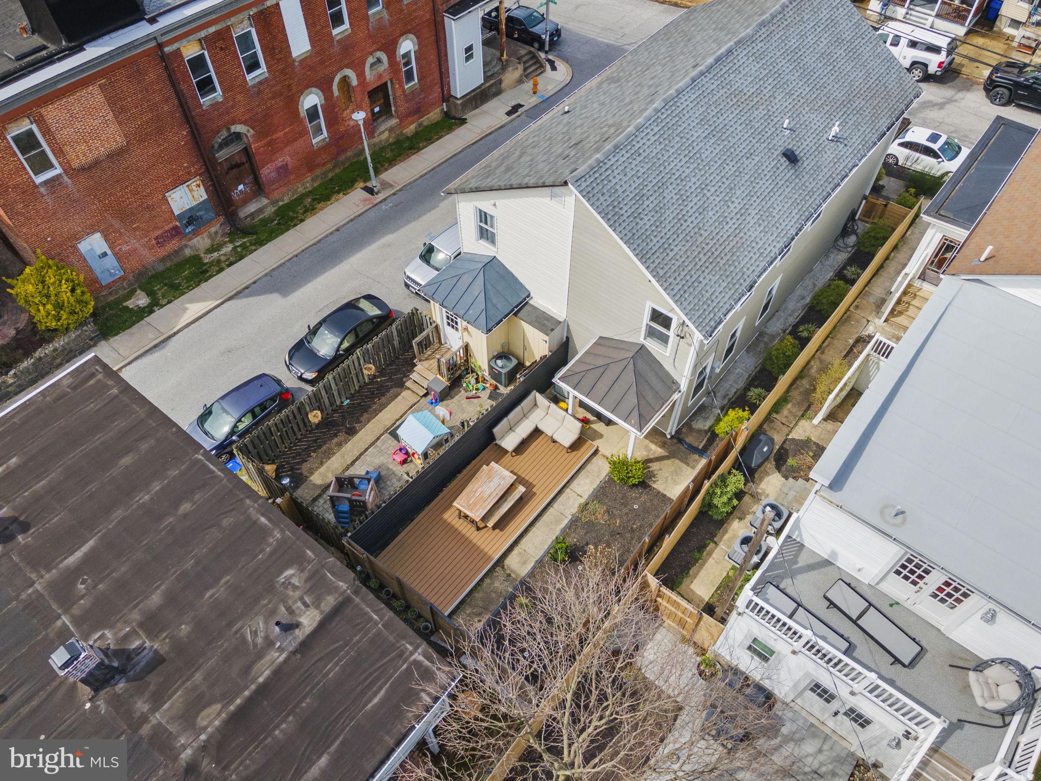 1429 W 36th St W
