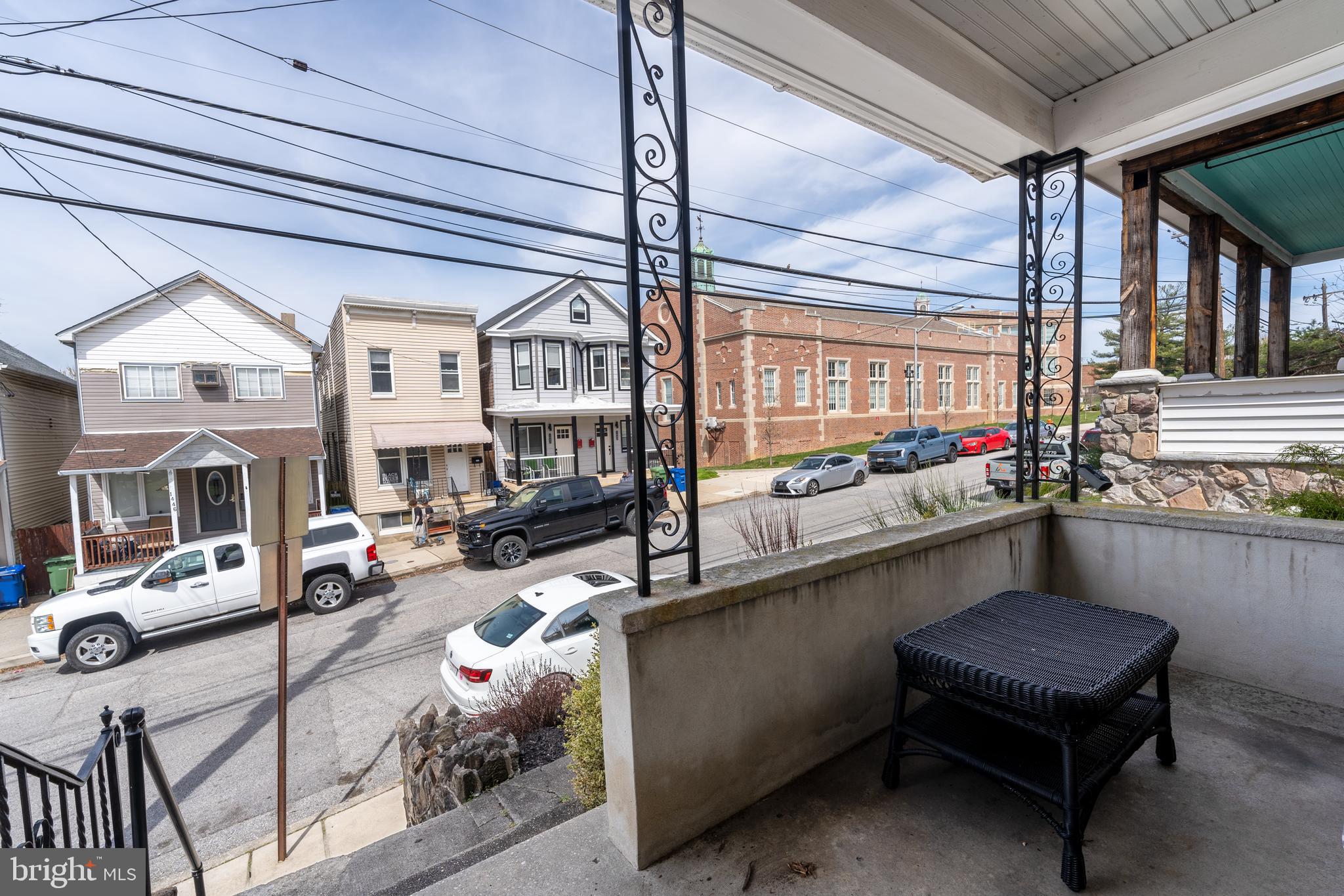 1429 W 36th St W