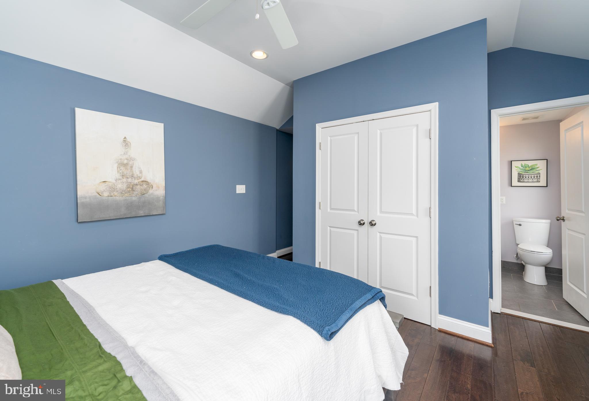 1429 W 36th St W