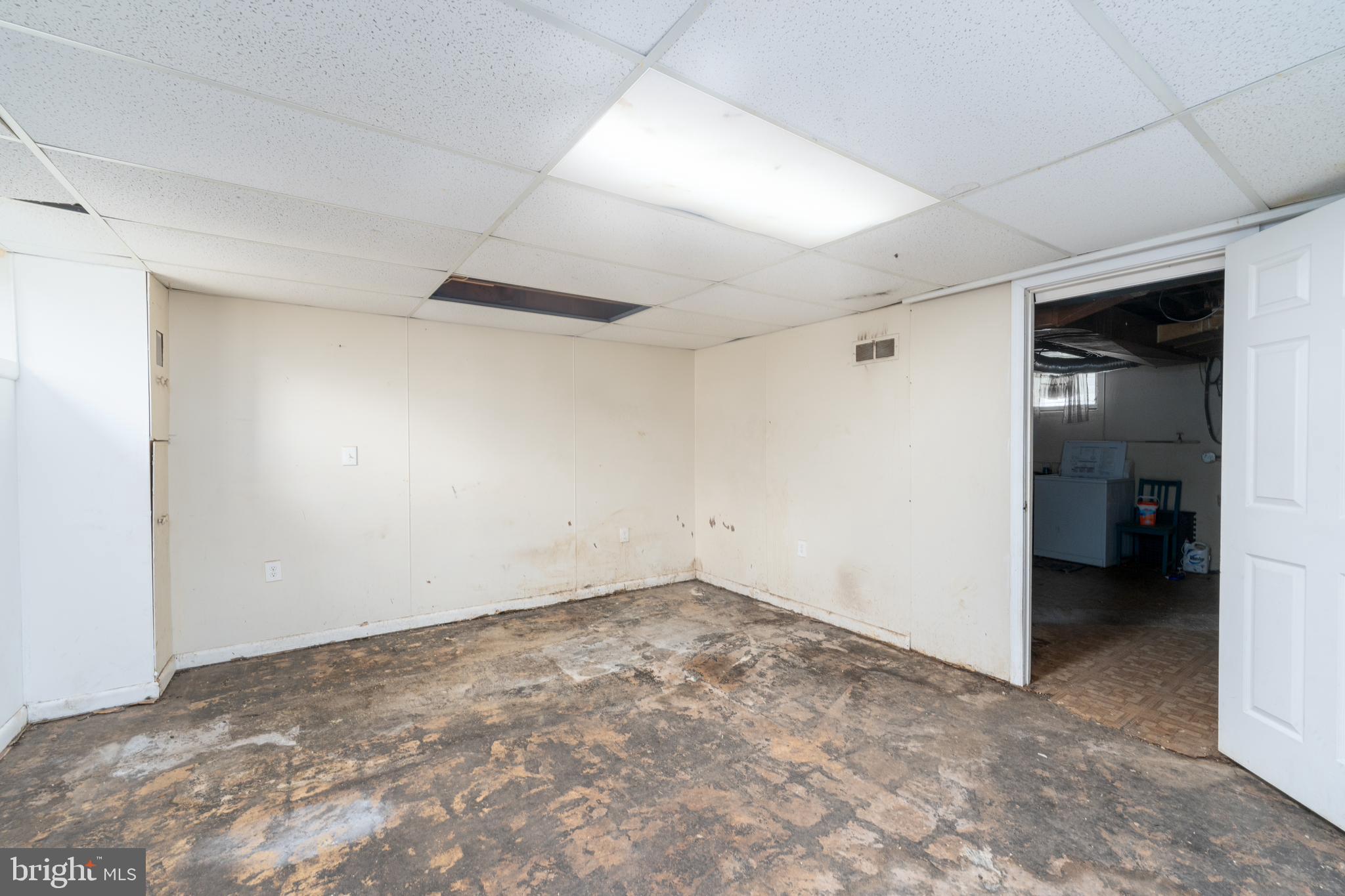 3520 Dudley Ave