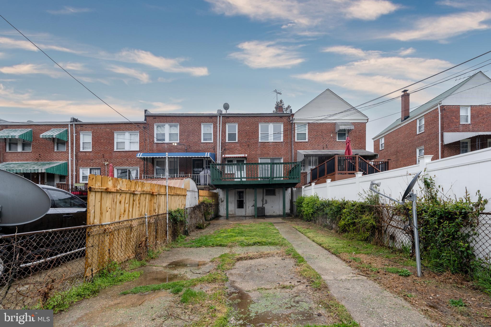3520 Dudley Ave