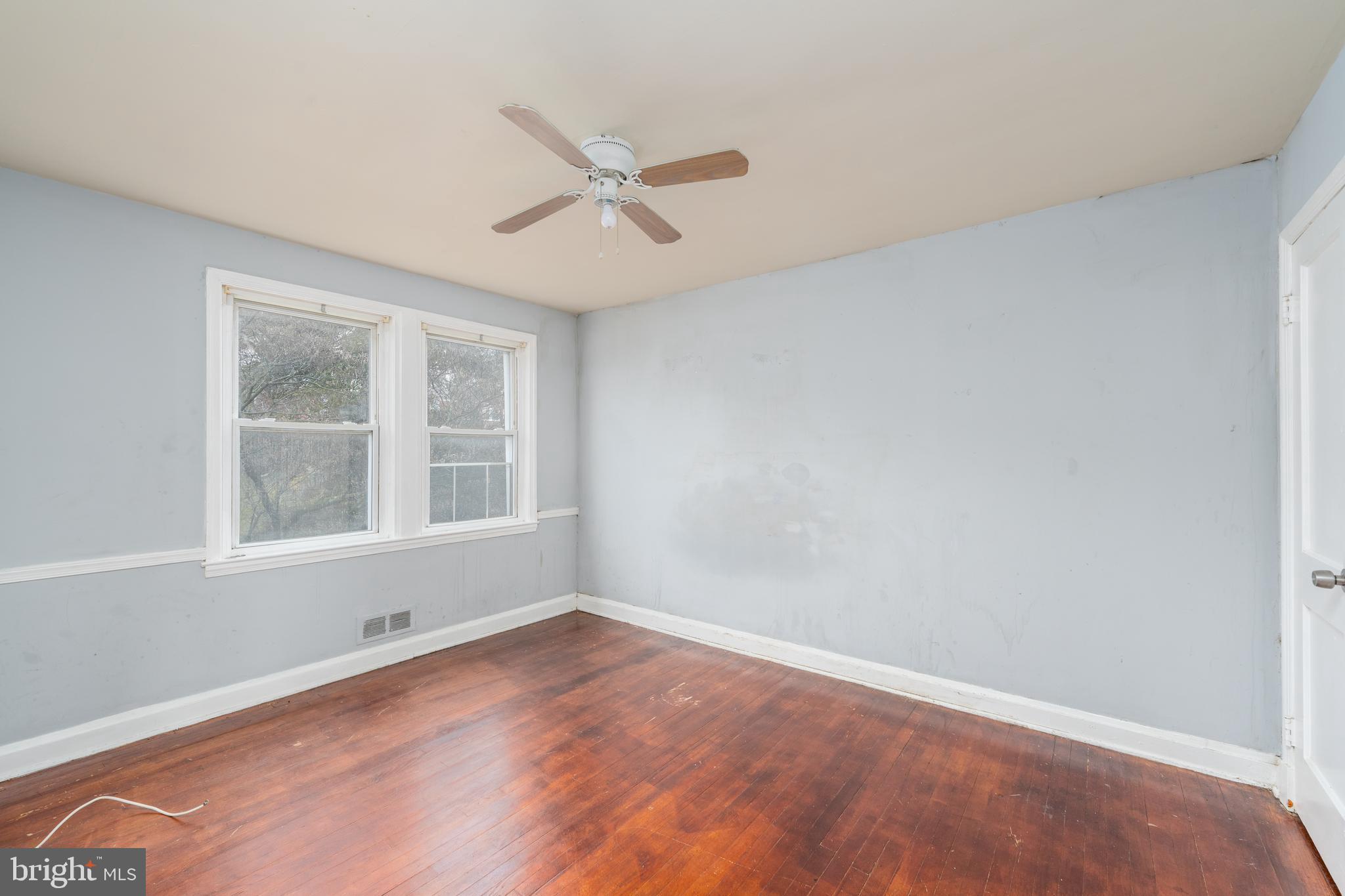 3520 Dudley Ave