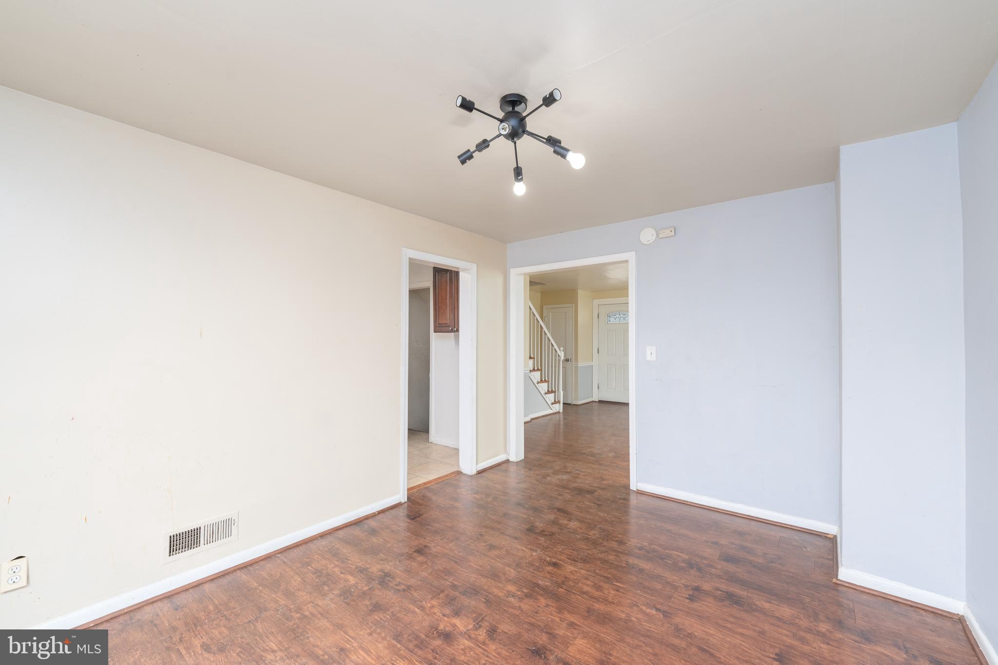 3520 Dudley Ave