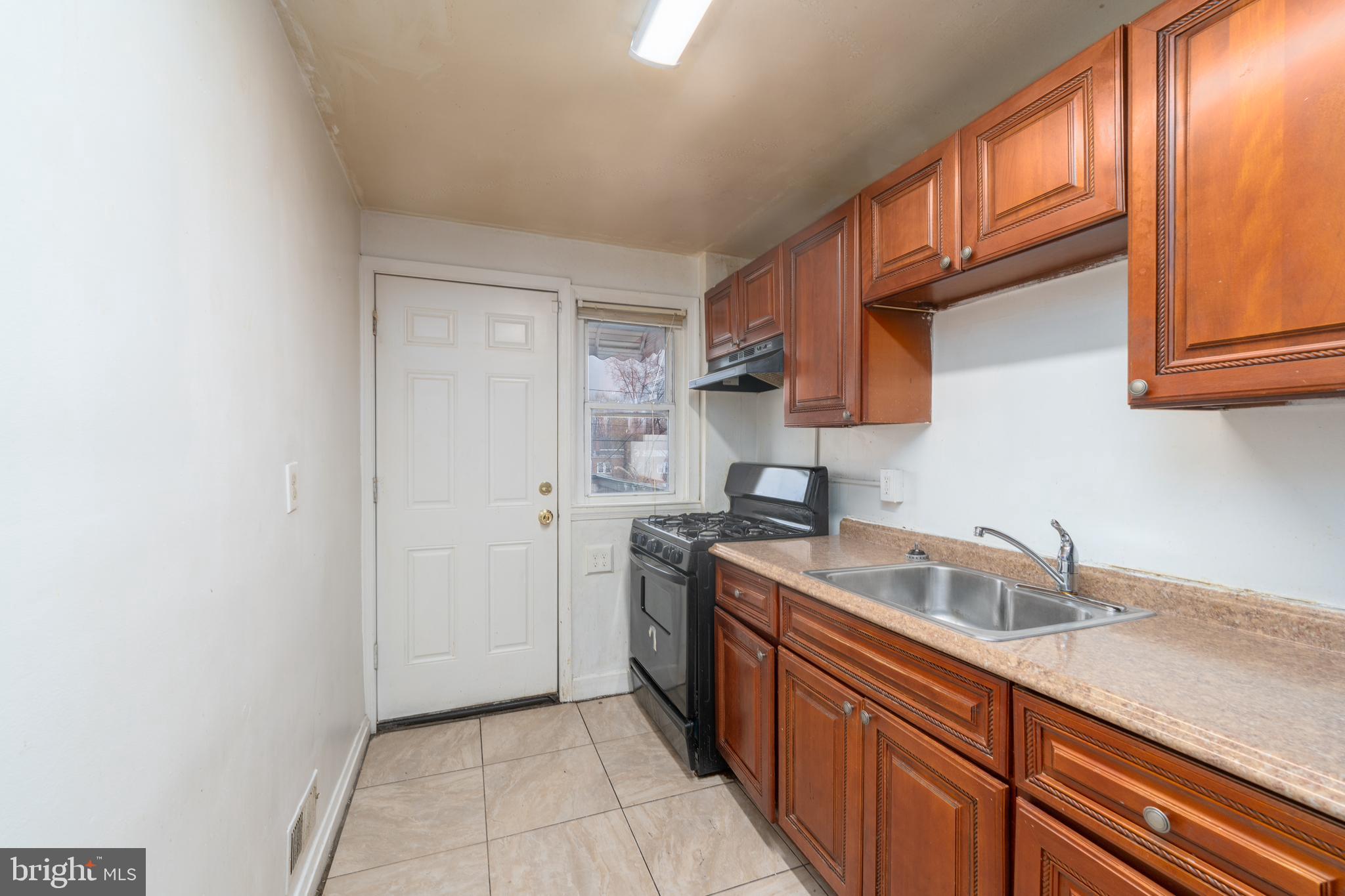 3520 Dudley Ave