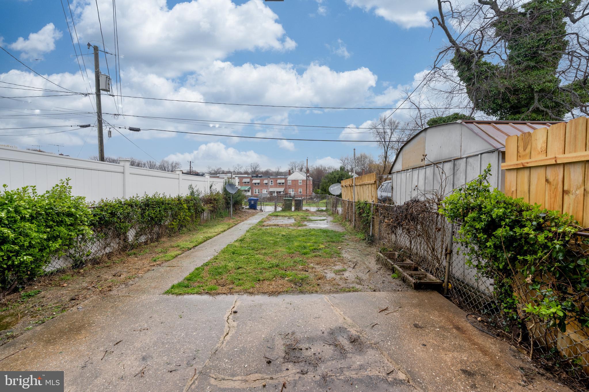 3520 Dudley Ave