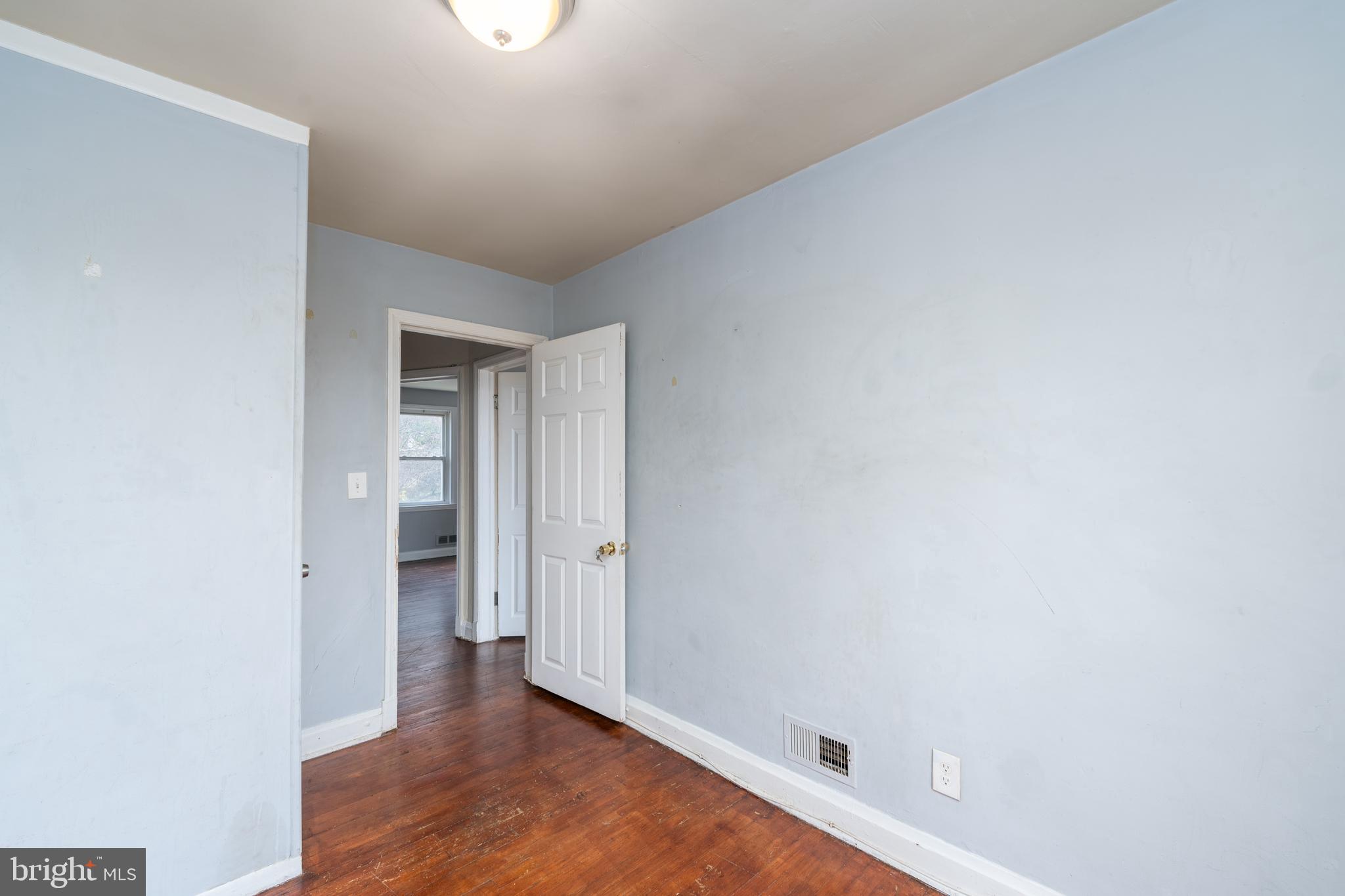 3520 Dudley Ave