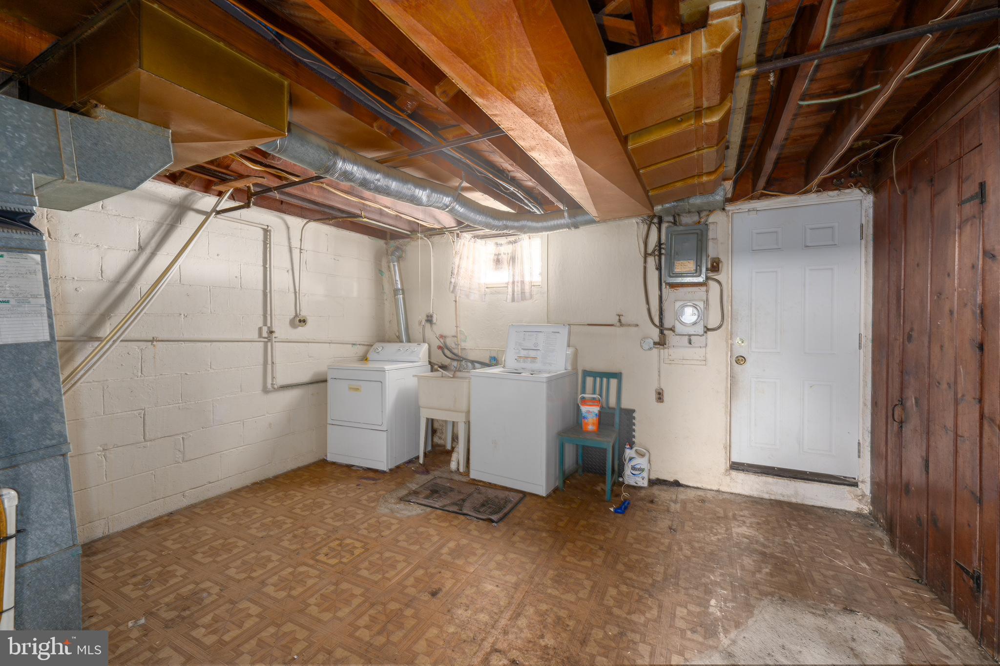 3520 Dudley Ave