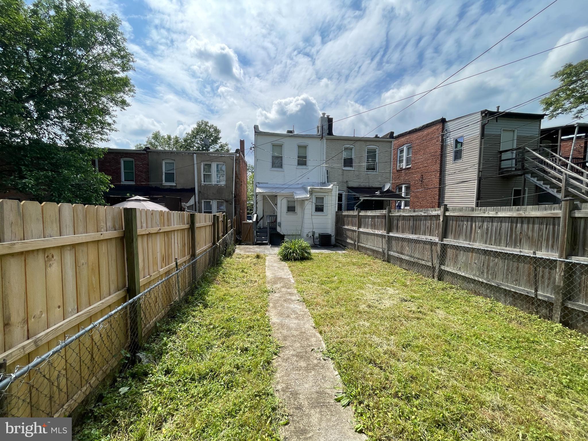 3925 Greenmount Ave