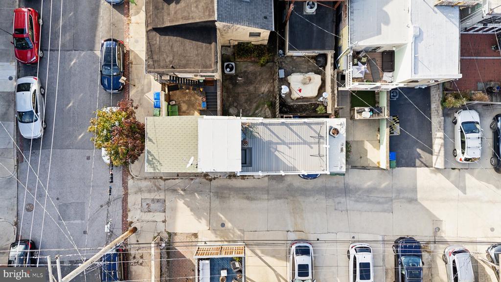 302 E West St