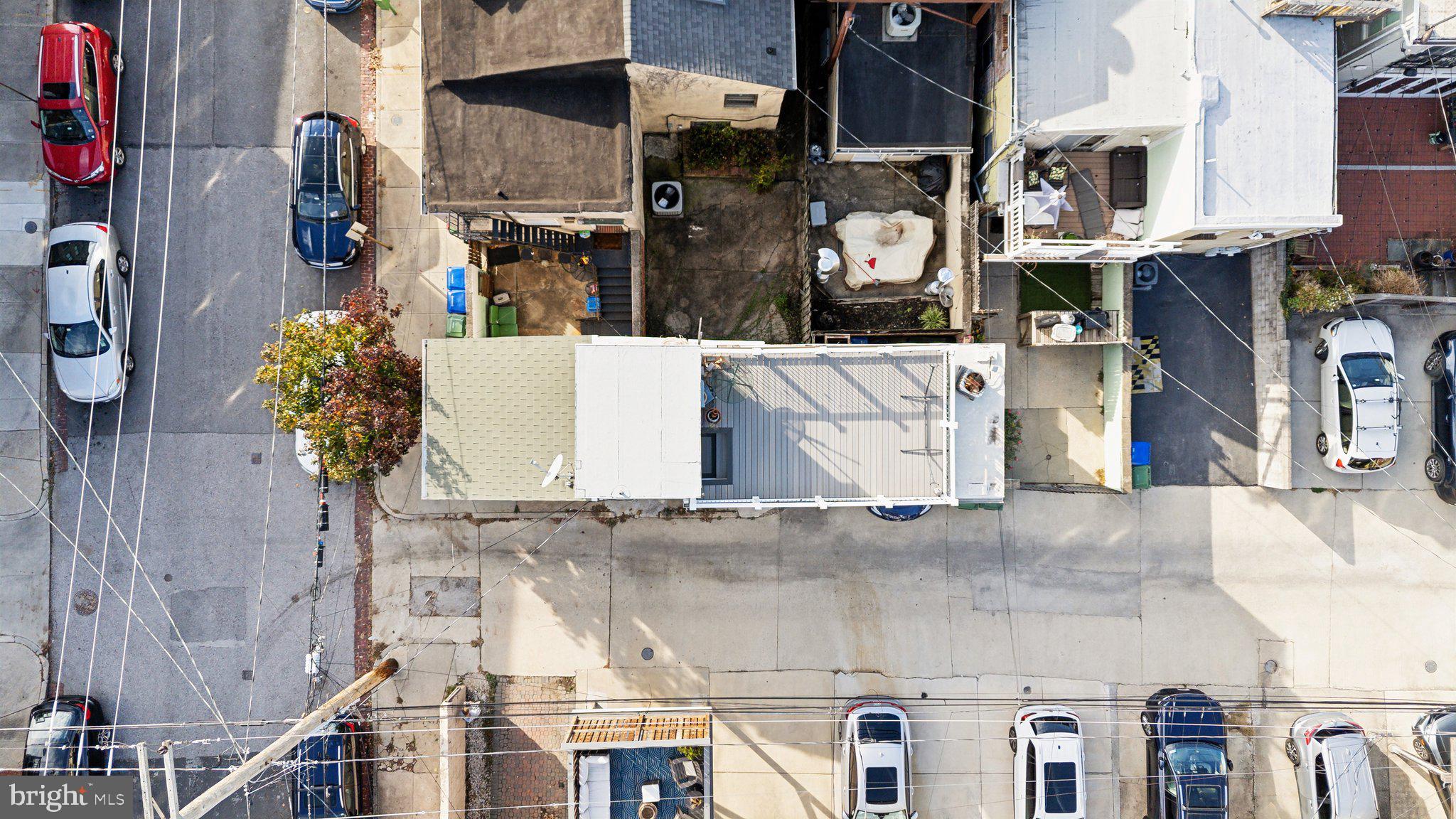 302 E West St
