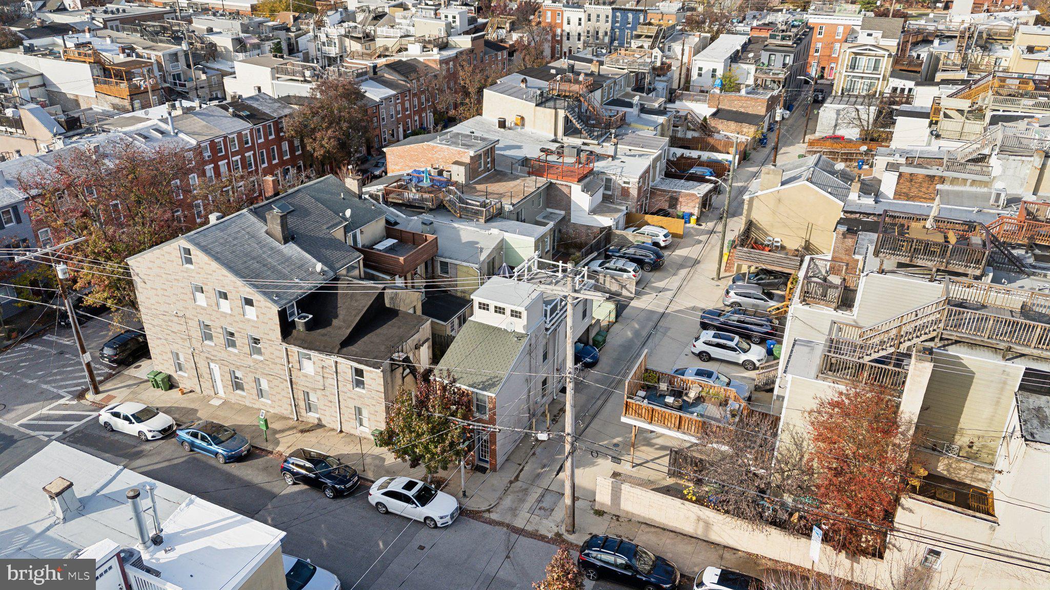 302 E West St