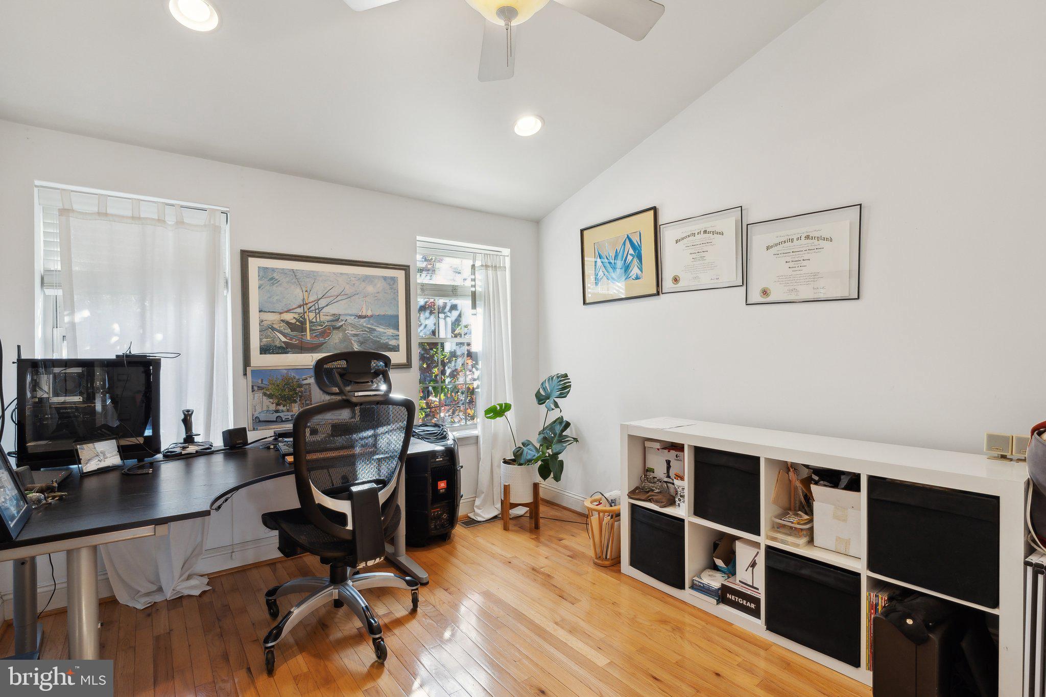 302 E West St