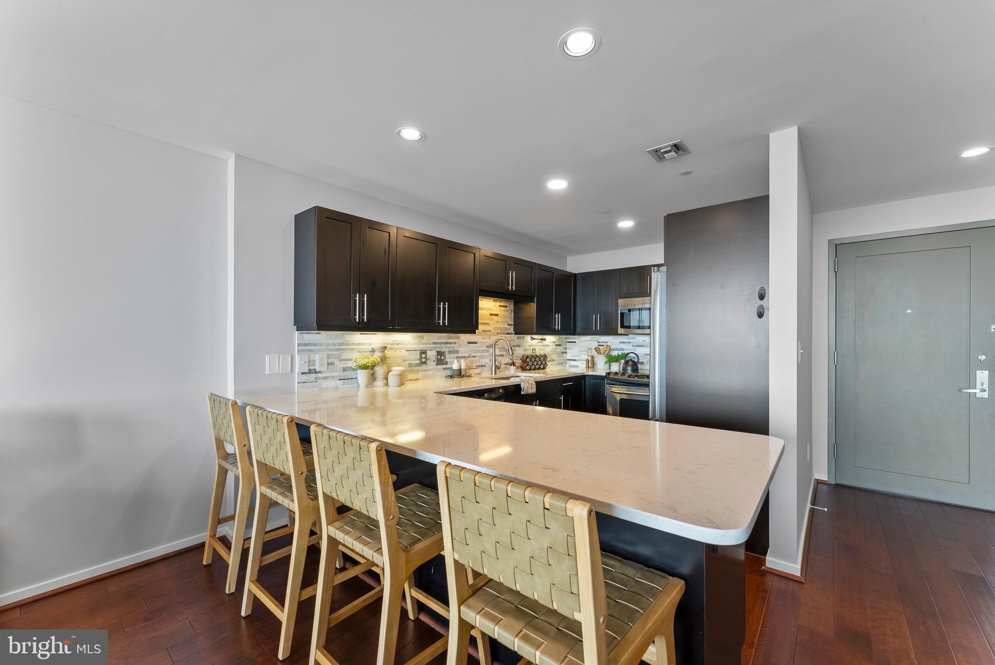 1200 Steuart St #612