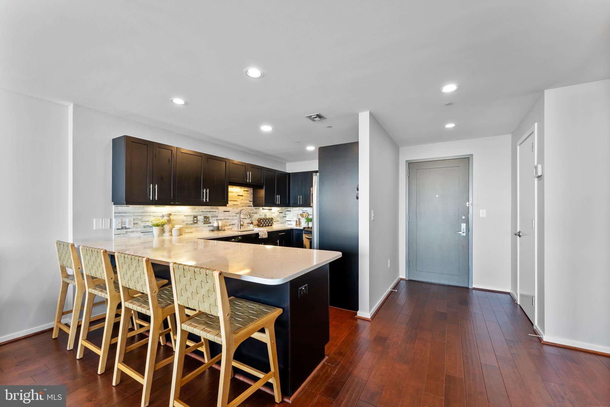 1200 Steuart St #612