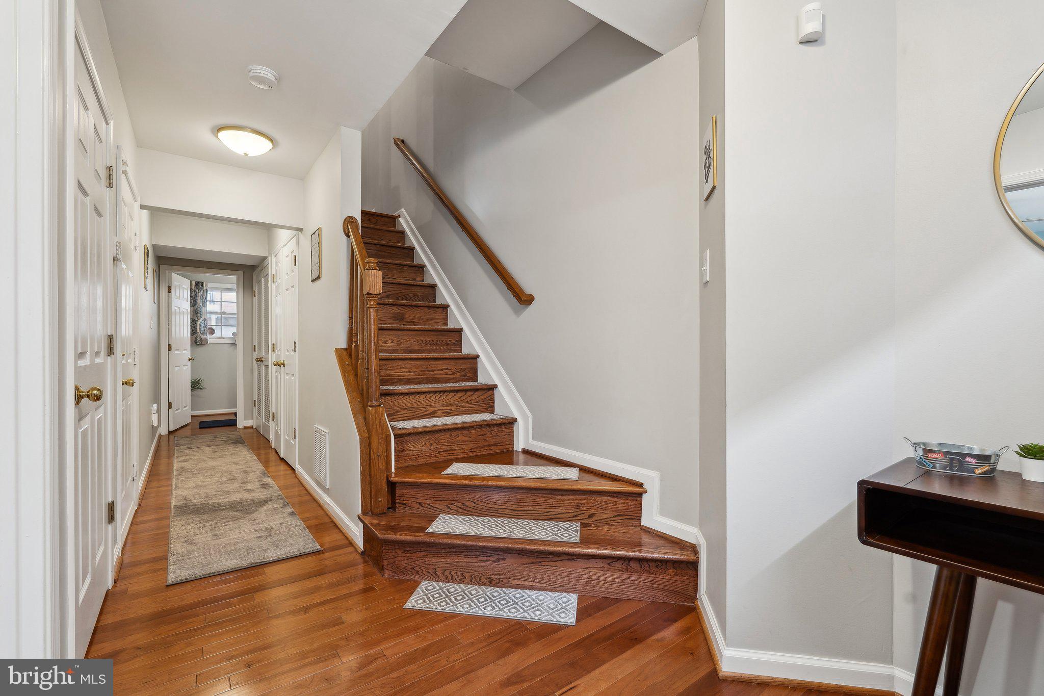 13 W CHURCHILL ST