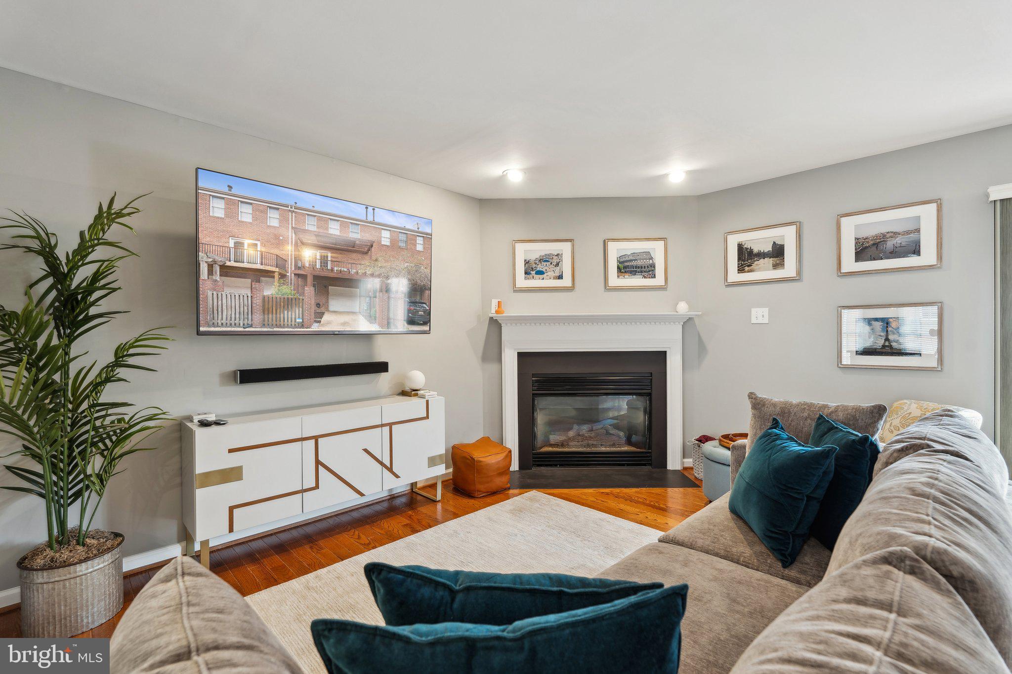 13 W CHURCHILL ST